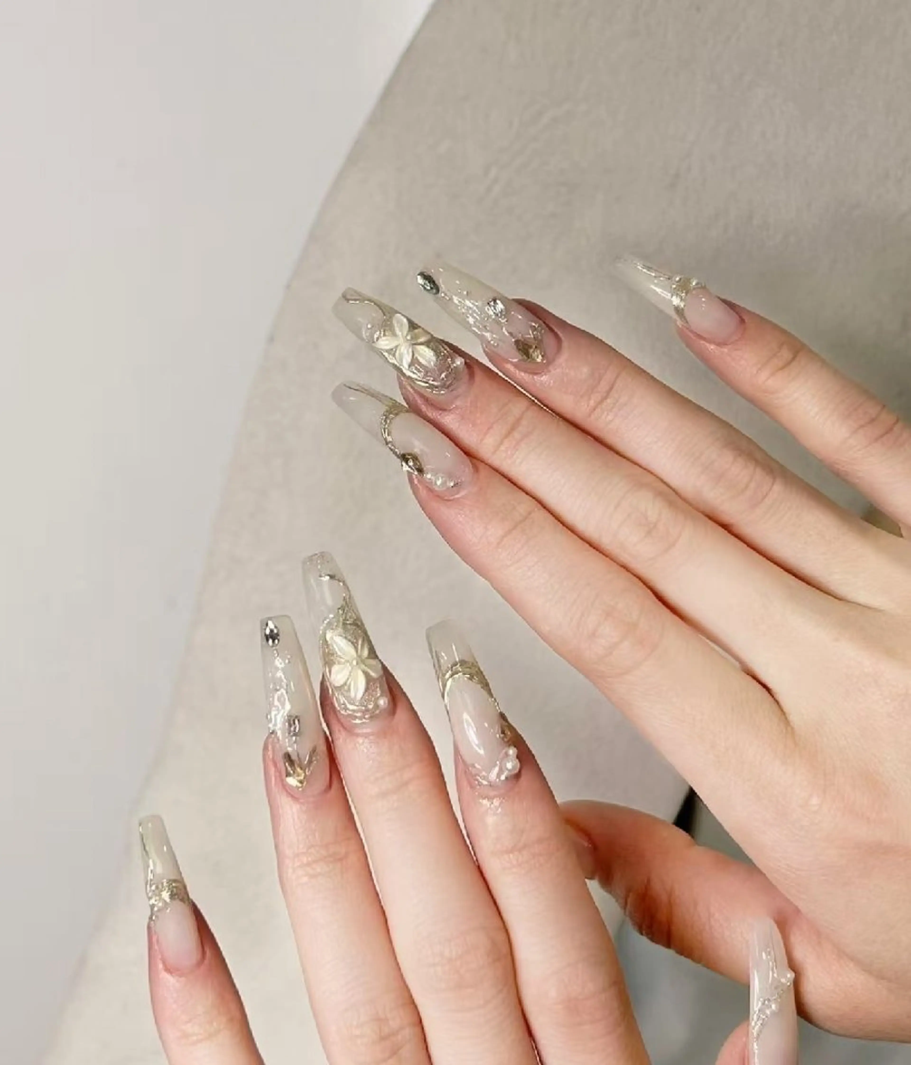 ネイル オーロラネイル フラワーネイル フットネイル フレンチネイル ジェルネイル ハンドネイル Oomiya 服部のネイルデザイン