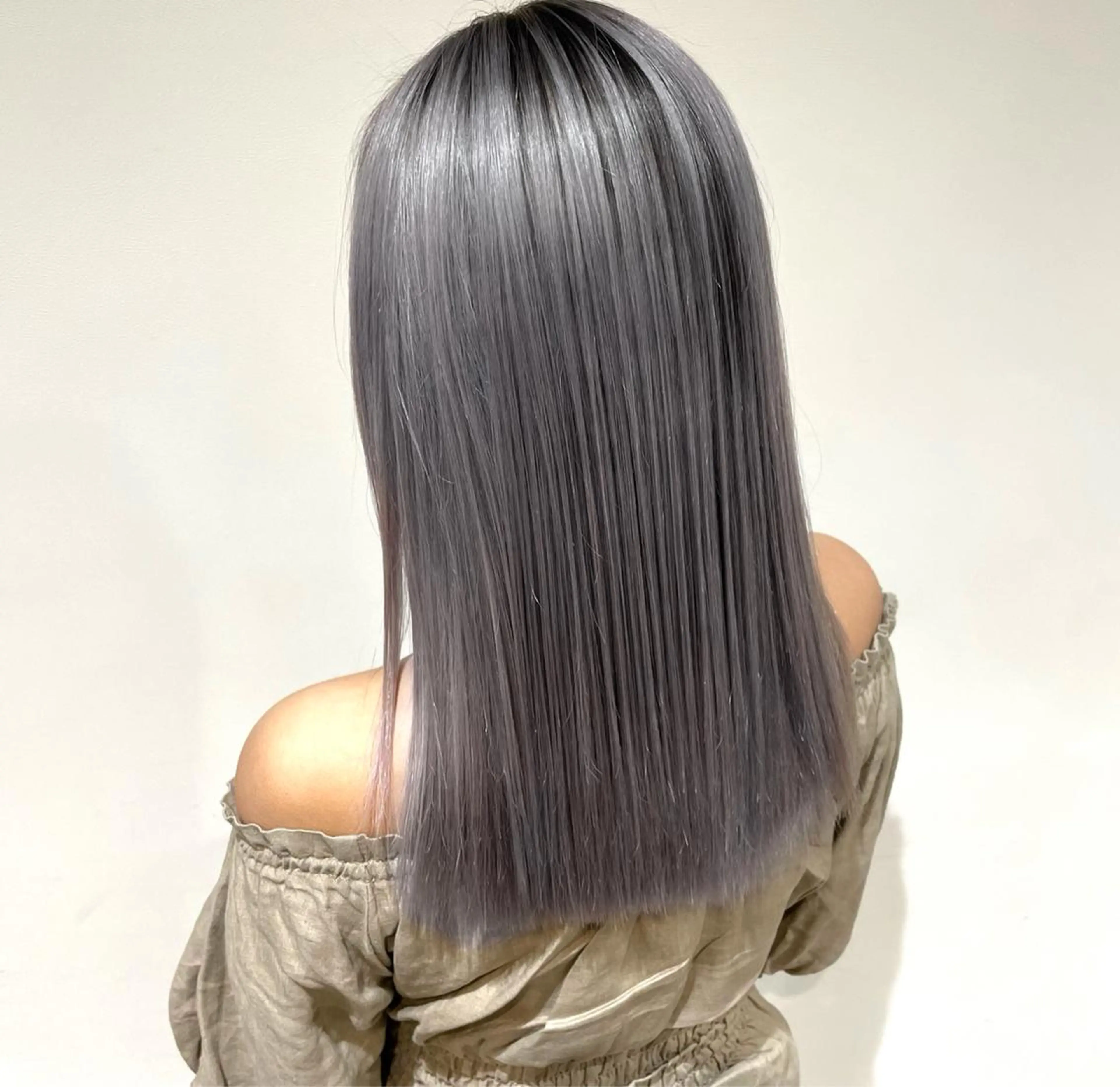セミロング アッシュ アッシュグレー アッシュグレージュ ミストバング ボブ 大人可愛い/レイヤー /ブリーチ/溝口誠二のヘアスタイル