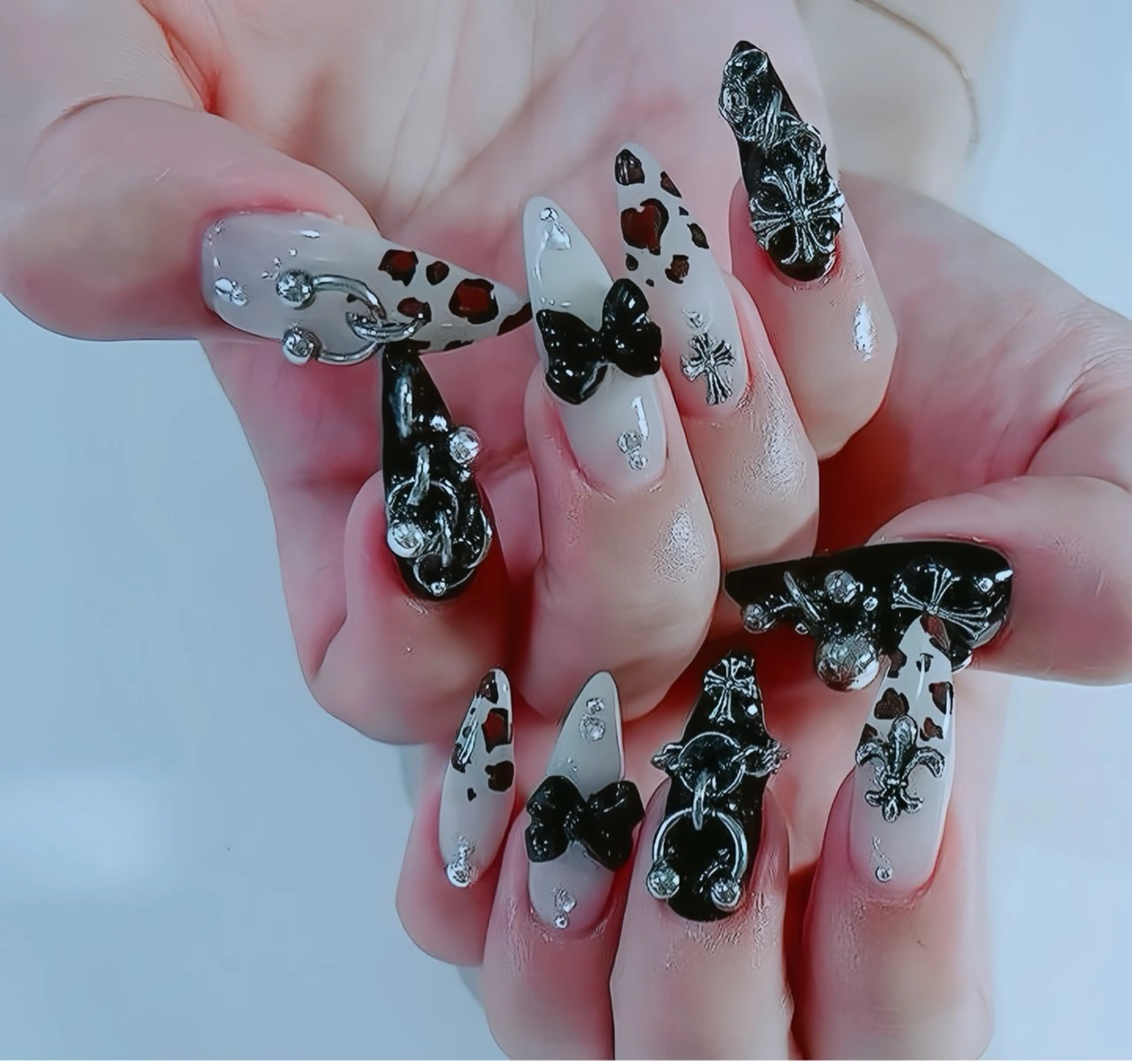 ネイル チークネイル 桜ネイル フレンチネイル ジェルネイル ガラスフレンチ ハンドネイル Rin Nail 新大久保店のネイルデザイン