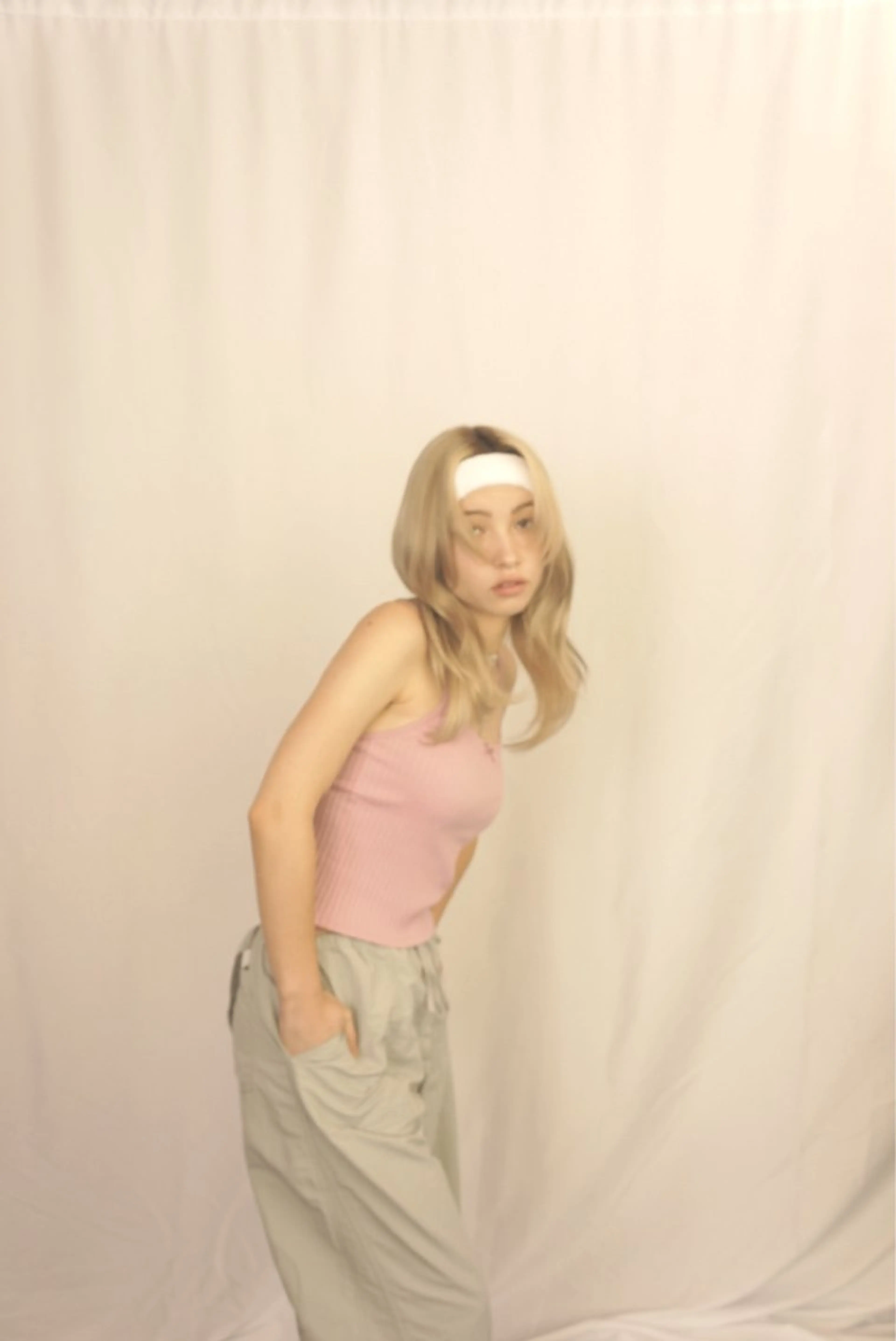 セミロング ヘアアレンジ ハッシュカット ハイレイヤー 韓国風ヘア レイヤーカット 韓国ナチュラル・ ベージュ/落合夏希のヘアスタイル