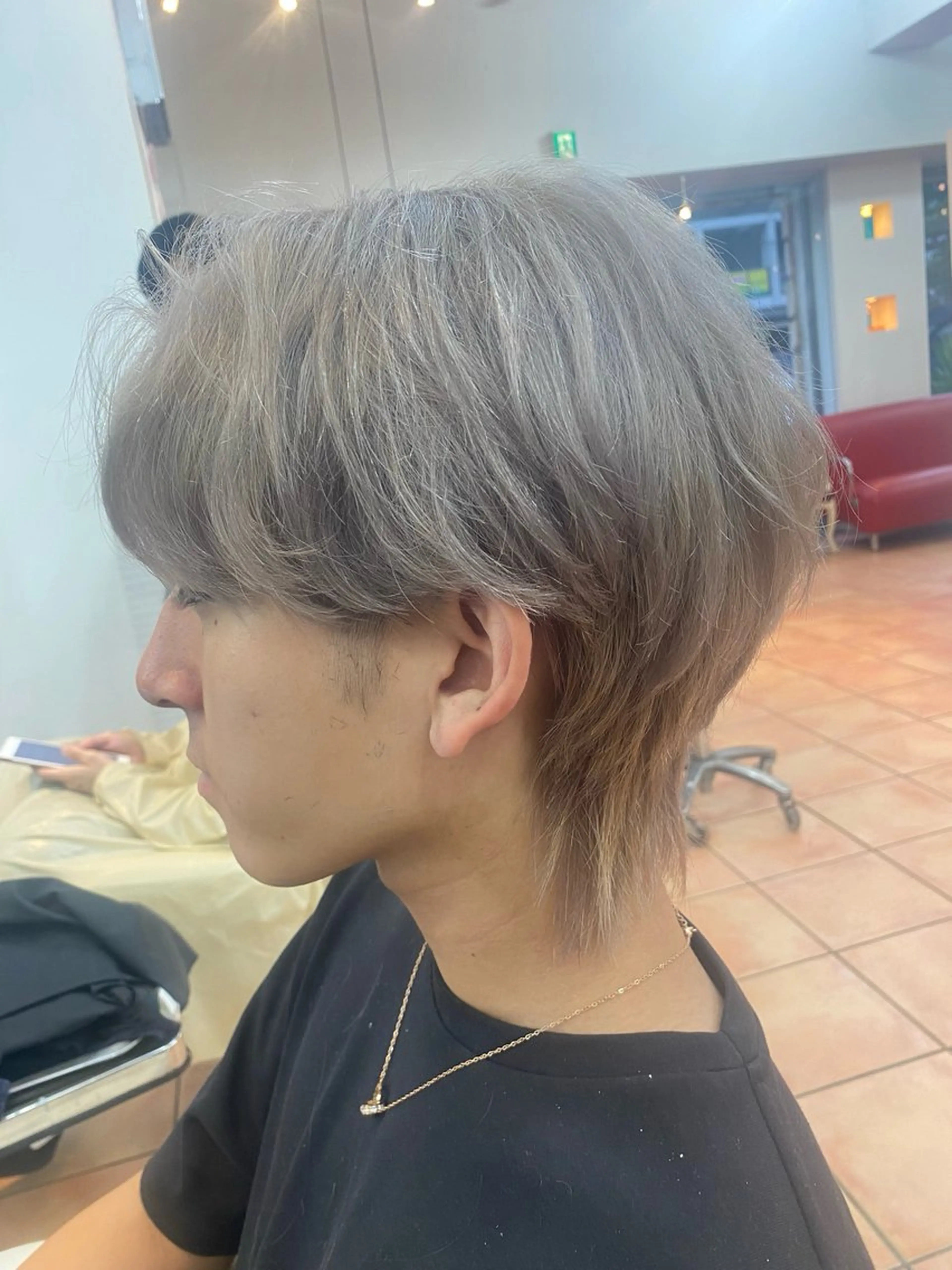 ミディアム カット ヘアカラー カラー特化 横川　翔希のヘアスタイル