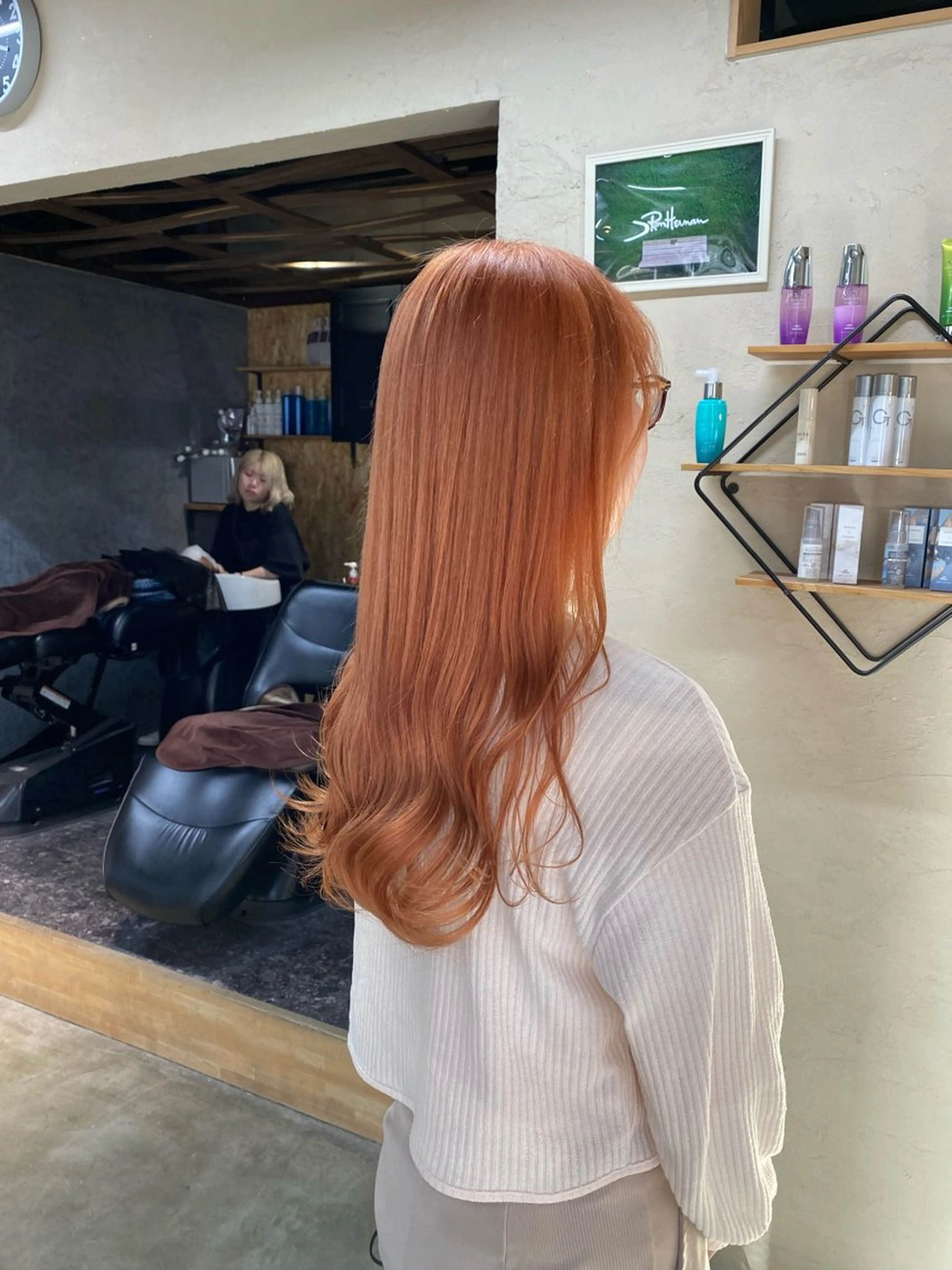 ロング カラー ブリーチ ケアブリーチ オレンジ ヘアカラー トリートメント SUONO所属・ブリーチムラ修正 /ハイトーン/青砥大のヘアスタイル