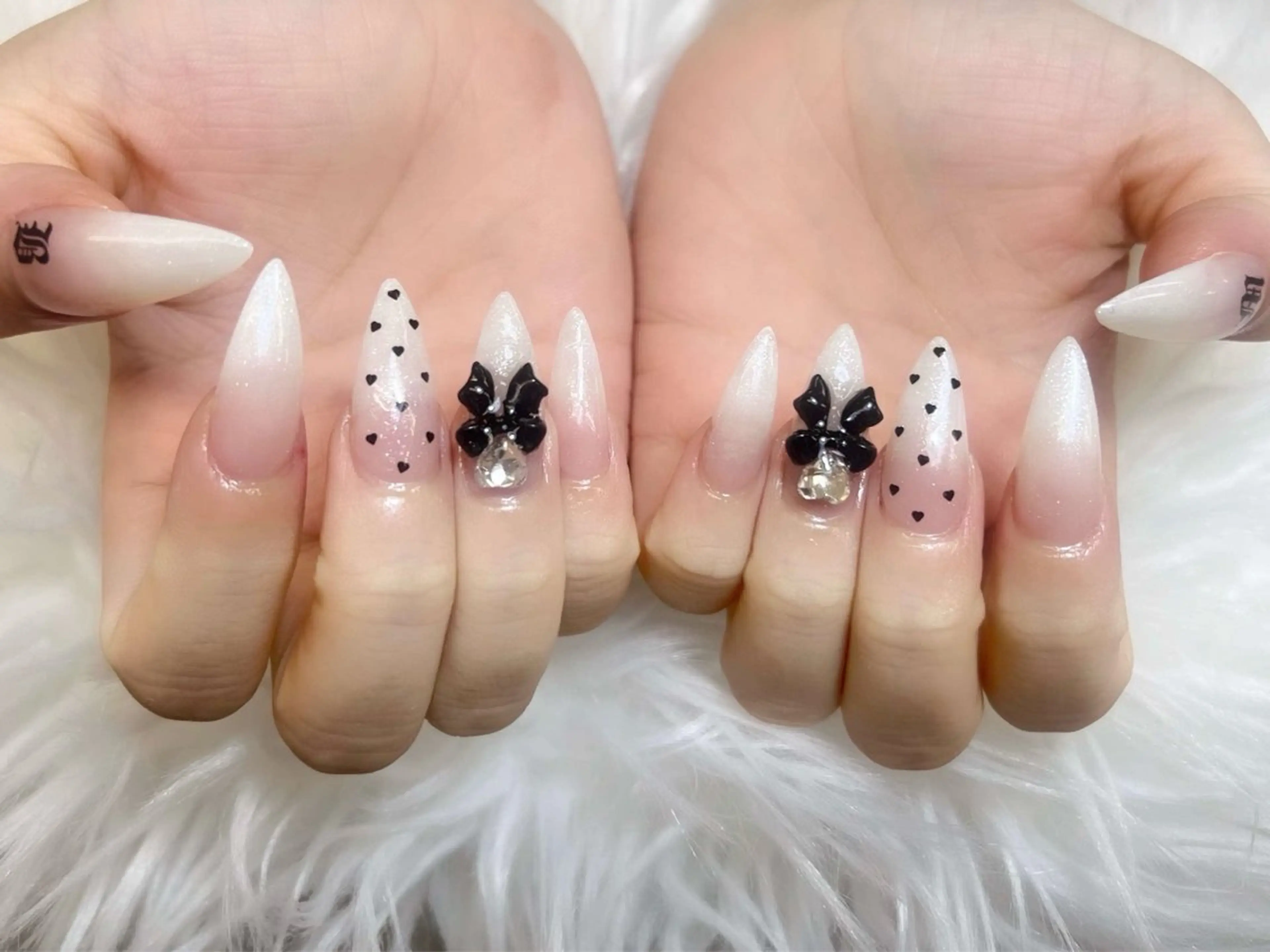 ネイル アートネイル オーロラネイル チークネイル 長さ出し フットネイル ハンドネイル Anh 高田馬場のネイルデザイン