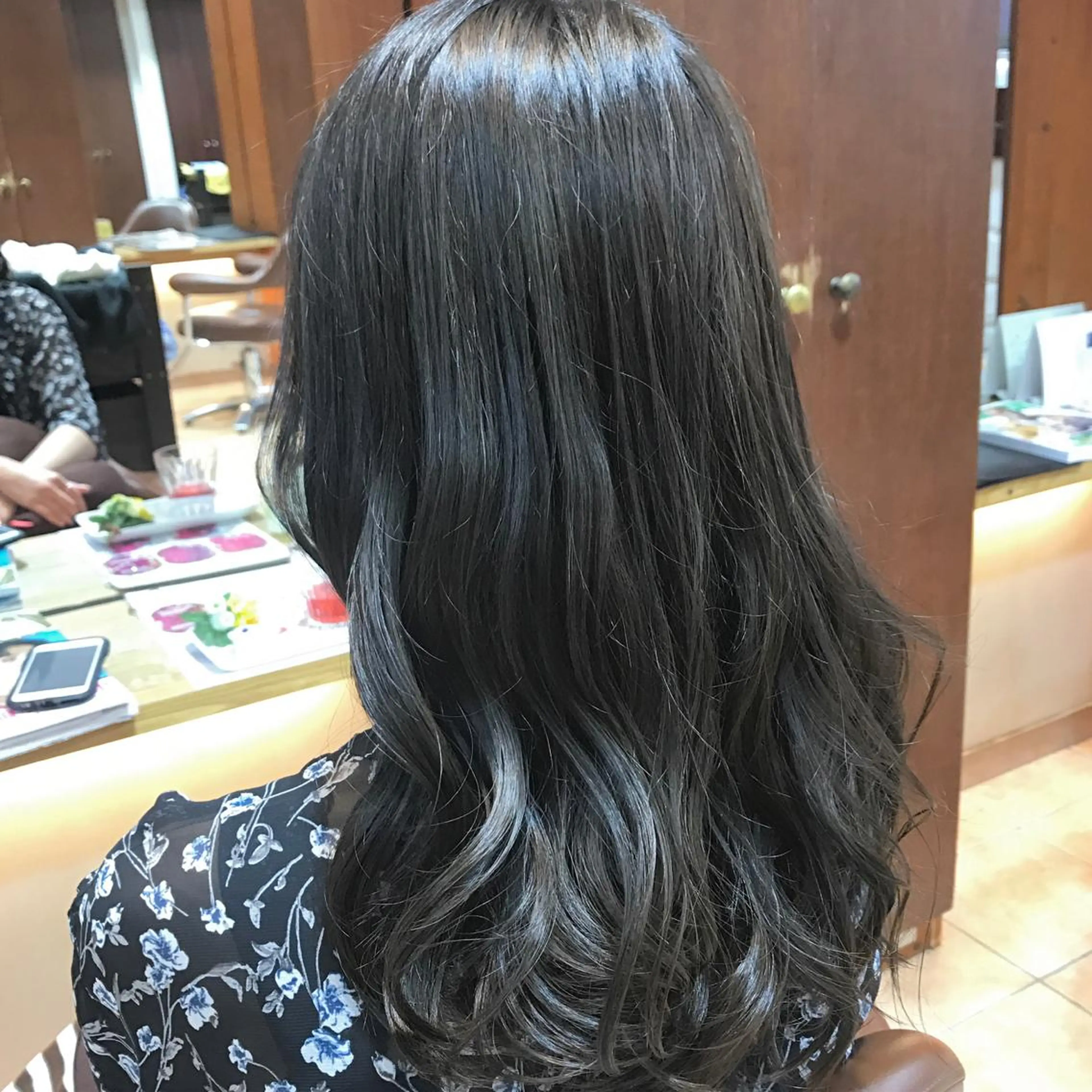 ロング カラー ブルーカラー ブルージュ 🥛洒落髪小顔cut なら龍崎🥛のヘアスタイル