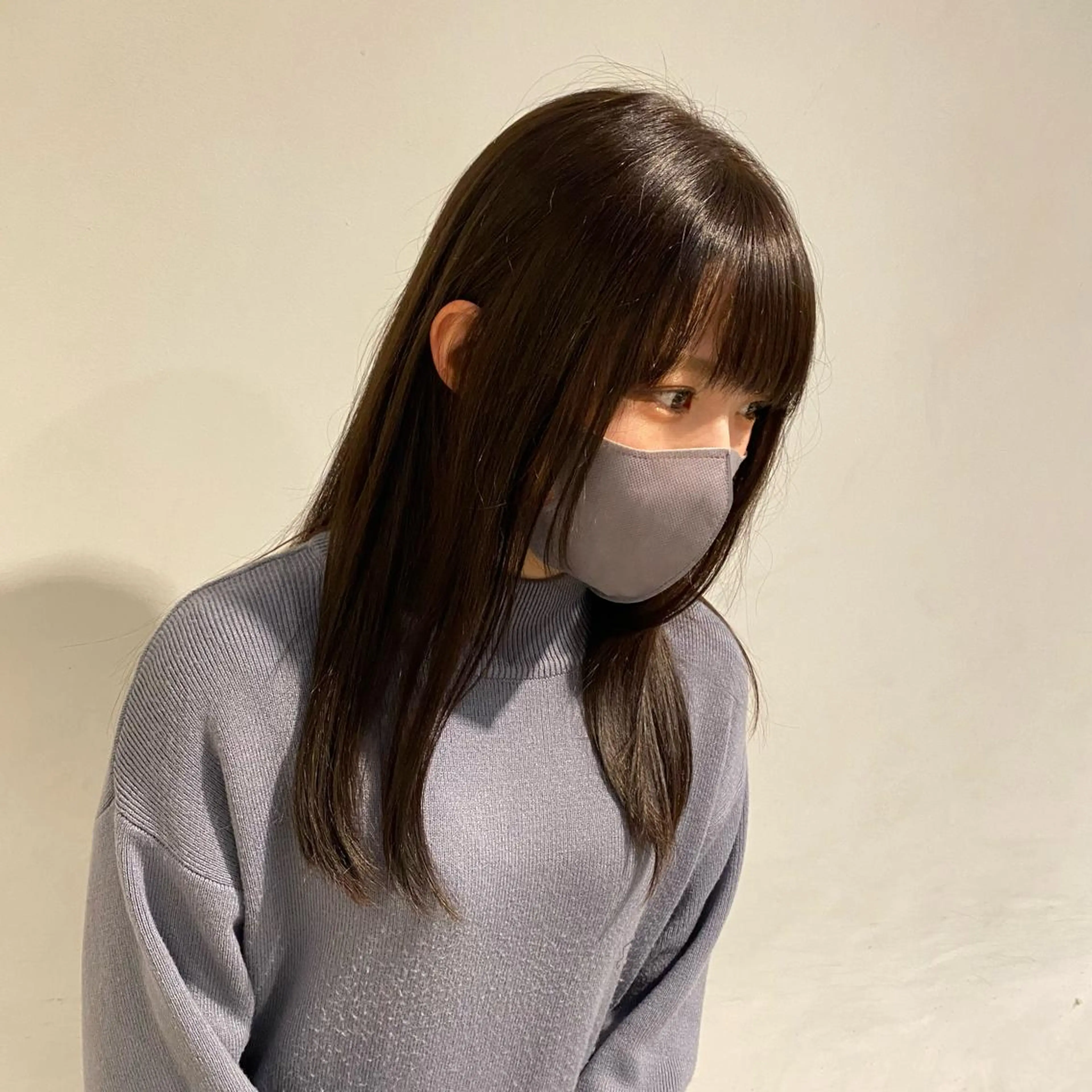 セミロング アッシュ 黒川 結希のヘアスタイル
