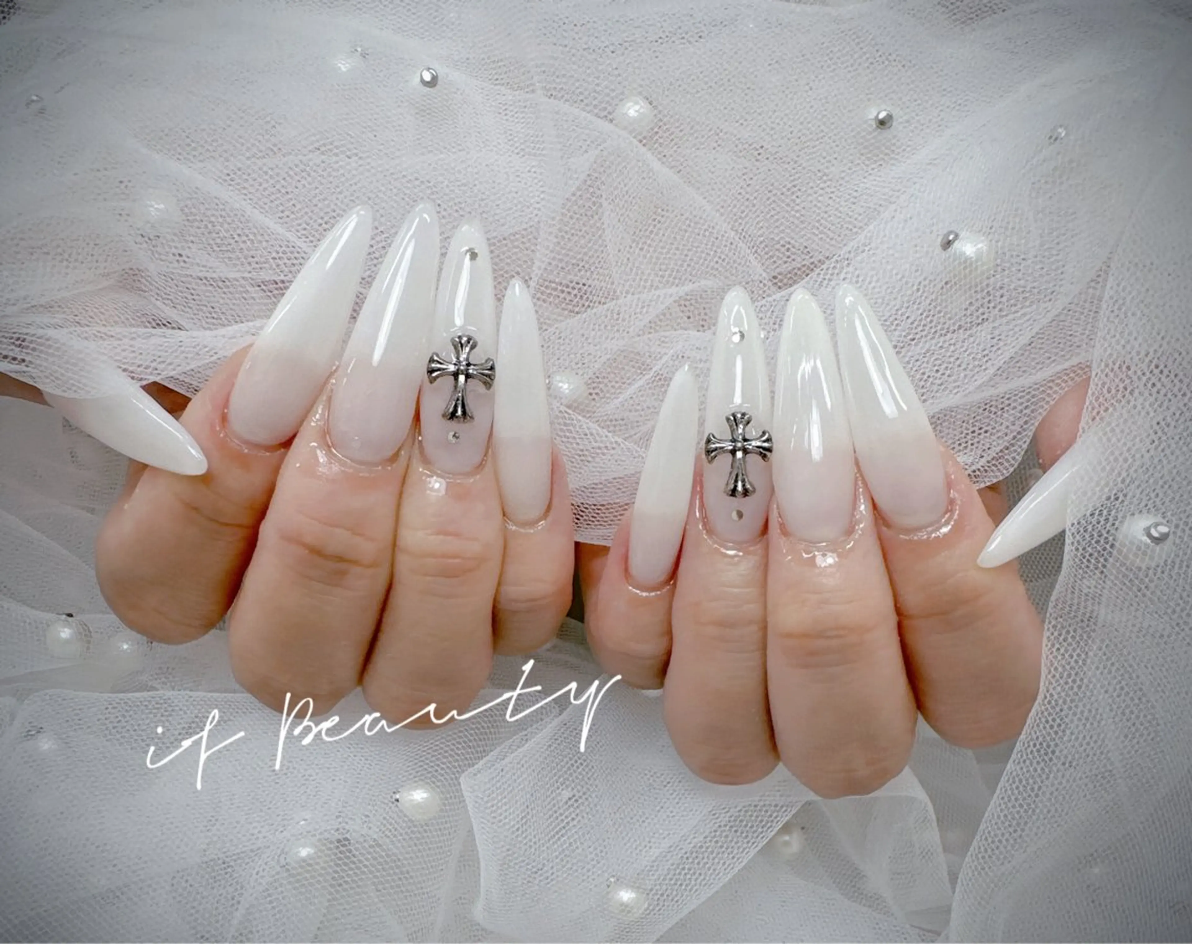 ロング イフ ビューティーのネイルデザイン