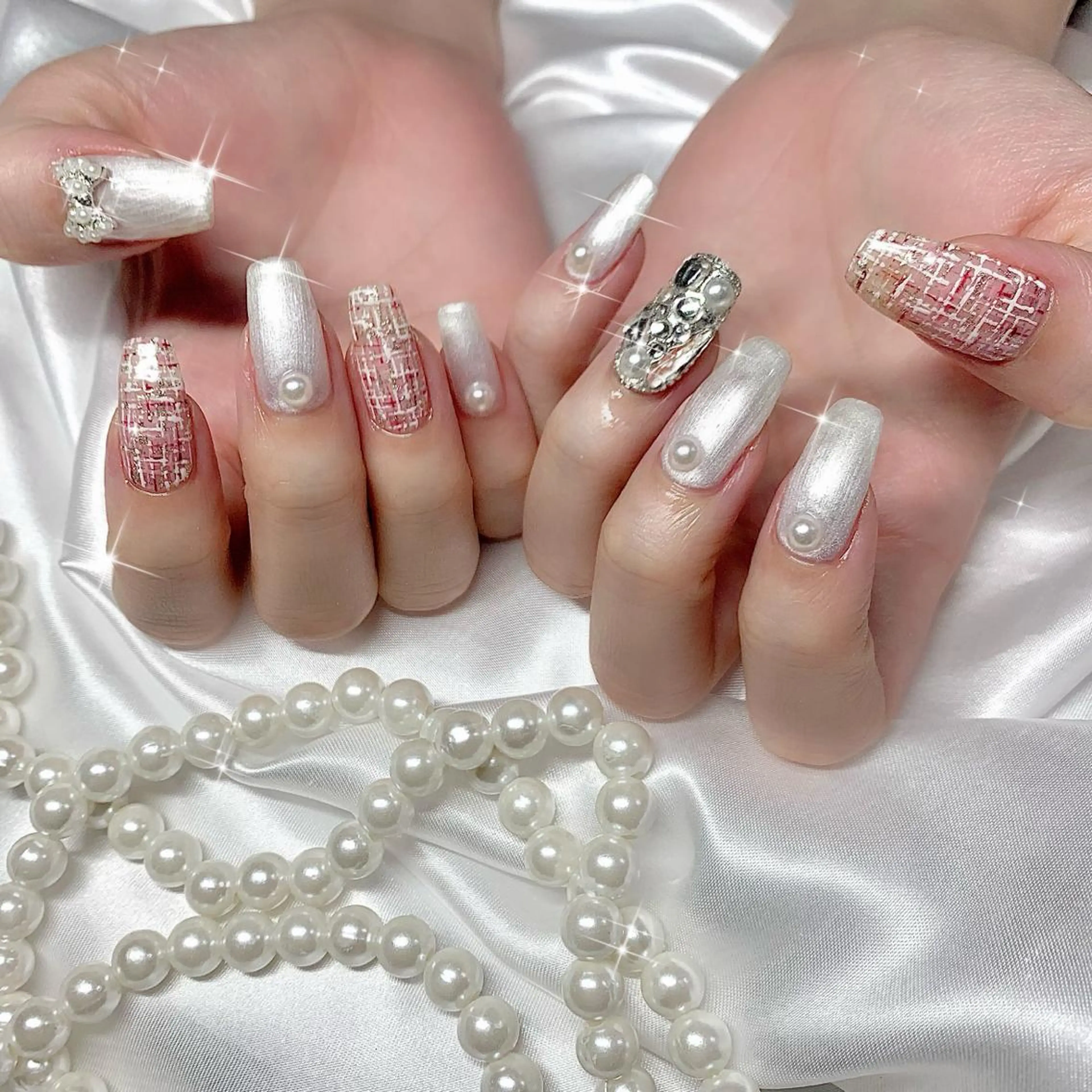 ネイル オーロラネイル フレンチネイル ジェルネイル 韓国ネイル 持ち込み élu by Noriko 前原のネイルデザイン