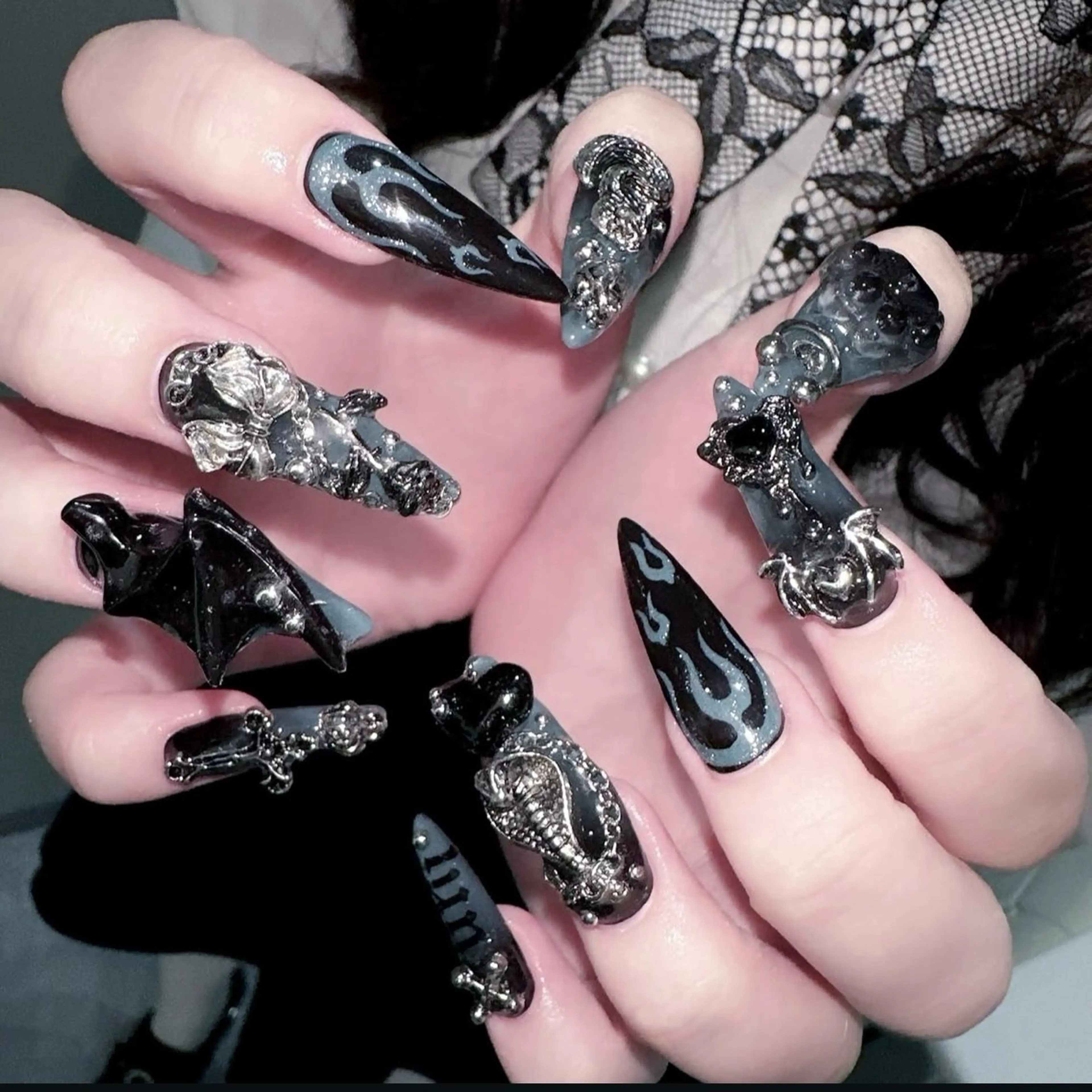 メンズ ネイル アートネイル フレンチネイル ジェルネイル キラキラネイル パラジェル Bloom スカルプ専門店のネイルデザイン