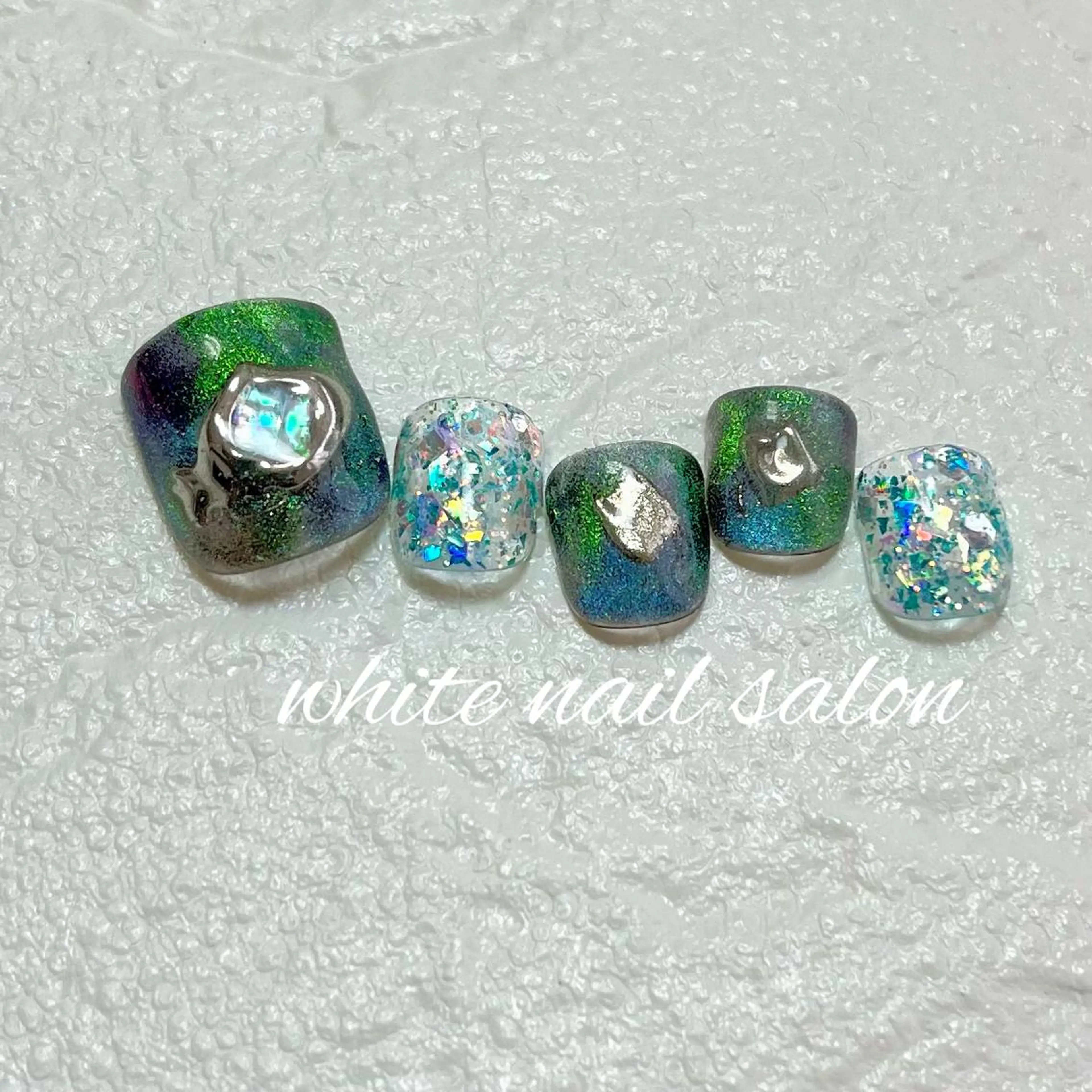 ネイル フットネイル ジェルネイル ハードジェル ラメ(グリッター) 持ち込み フットネイル white nail salonのネイルデザイン