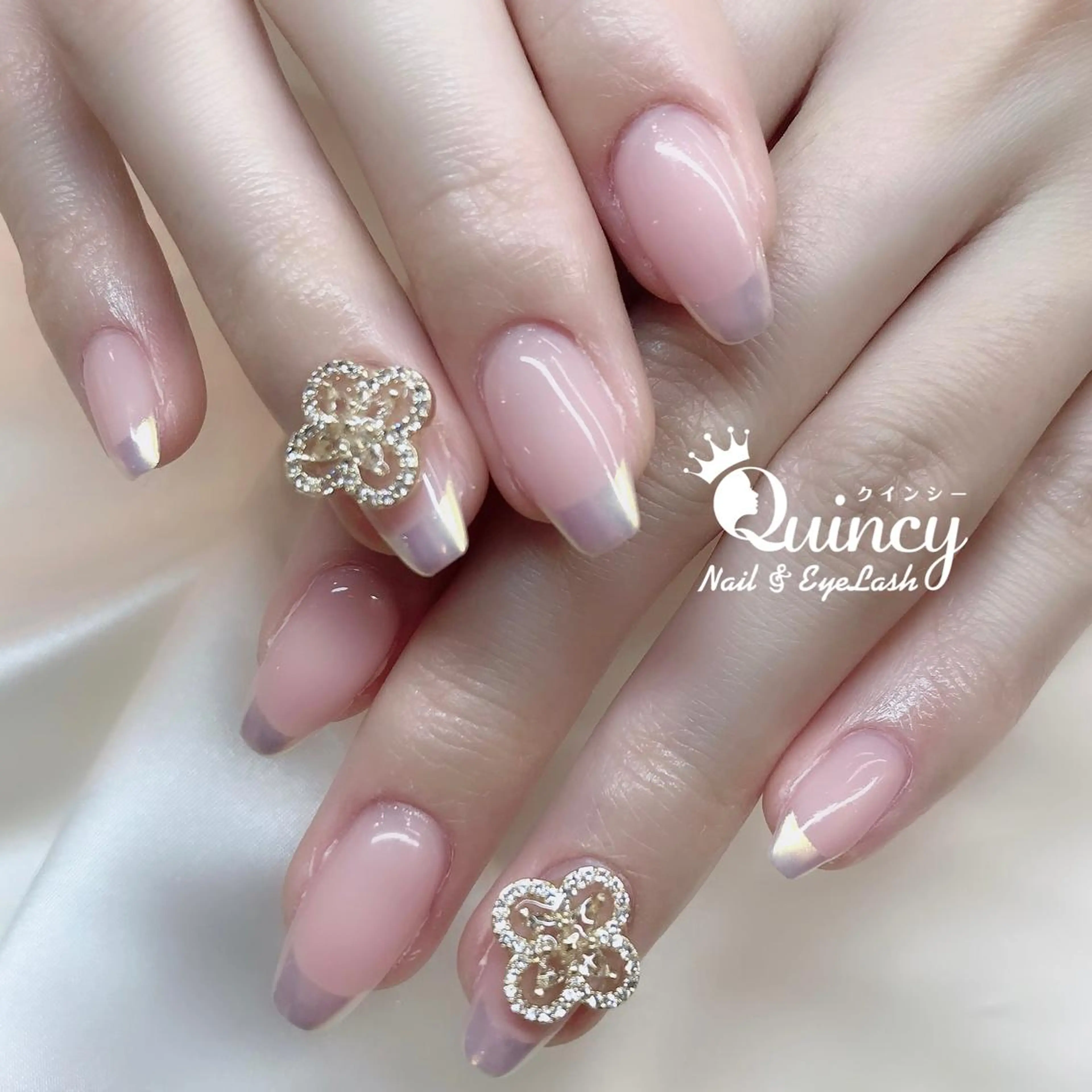 ネイル オーロラネイル フレンチネイル Quincy Nail&Eyelash所属・Quincy ネイル&アイラッシュのマツエク・マツパデザイン