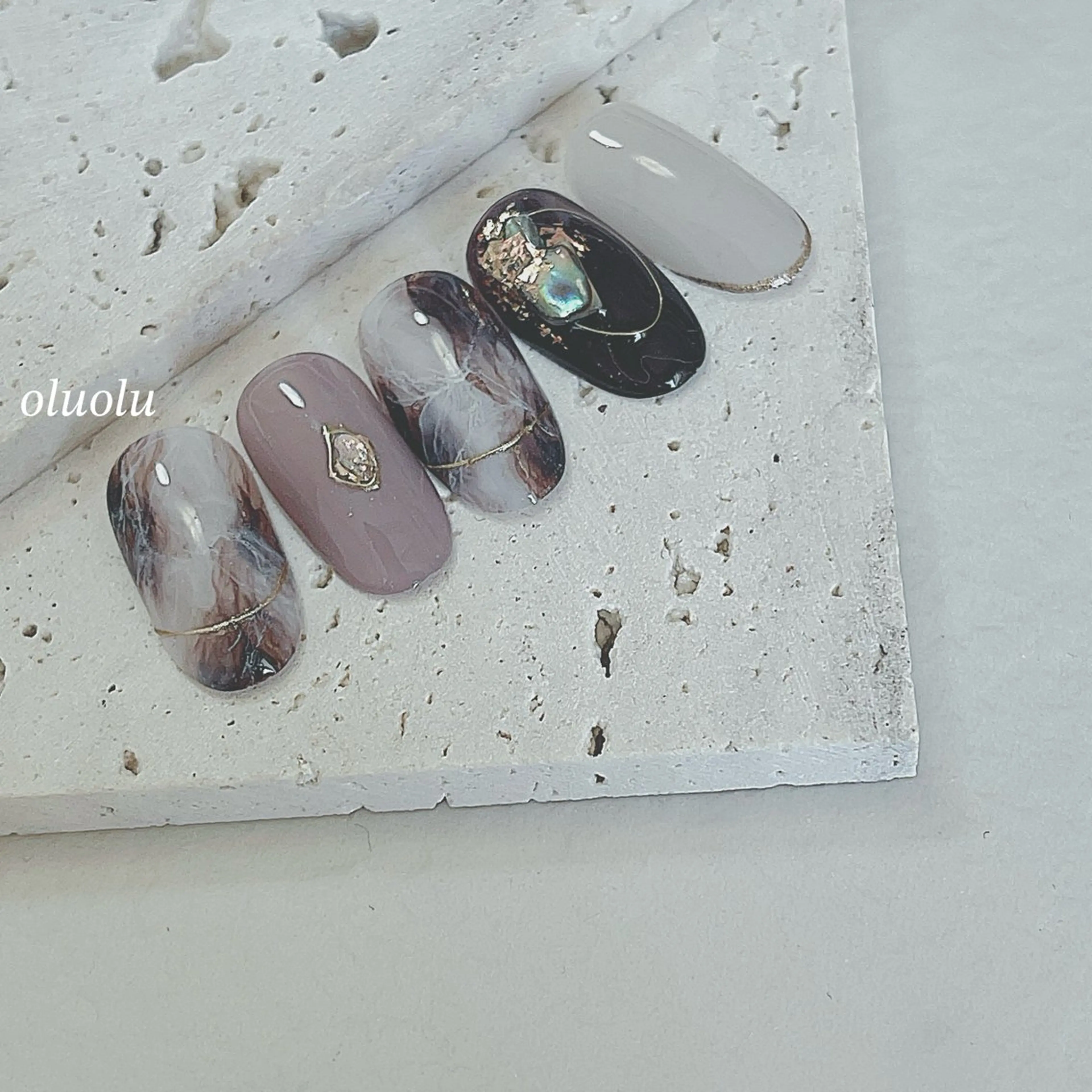 ネイル アートネイル べっ甲ネイル フットネイル ニュアンスネイル ホワイト ハンドネイル 大村 紬華のネイルデザイン