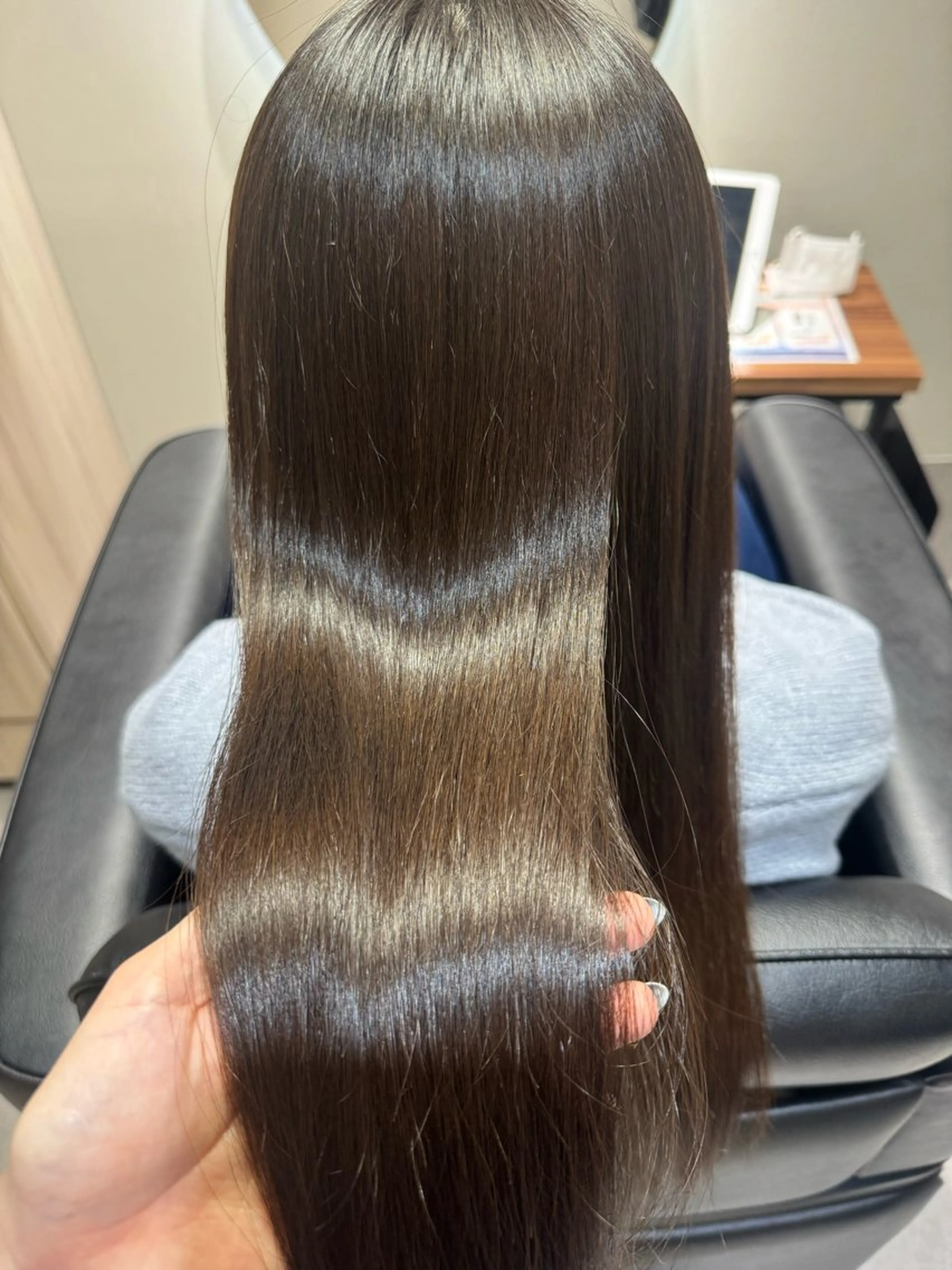 ロング カット 縮毛矯正 トリートメント NAVY 橋本心 縮毛矯正のヘアスタイル