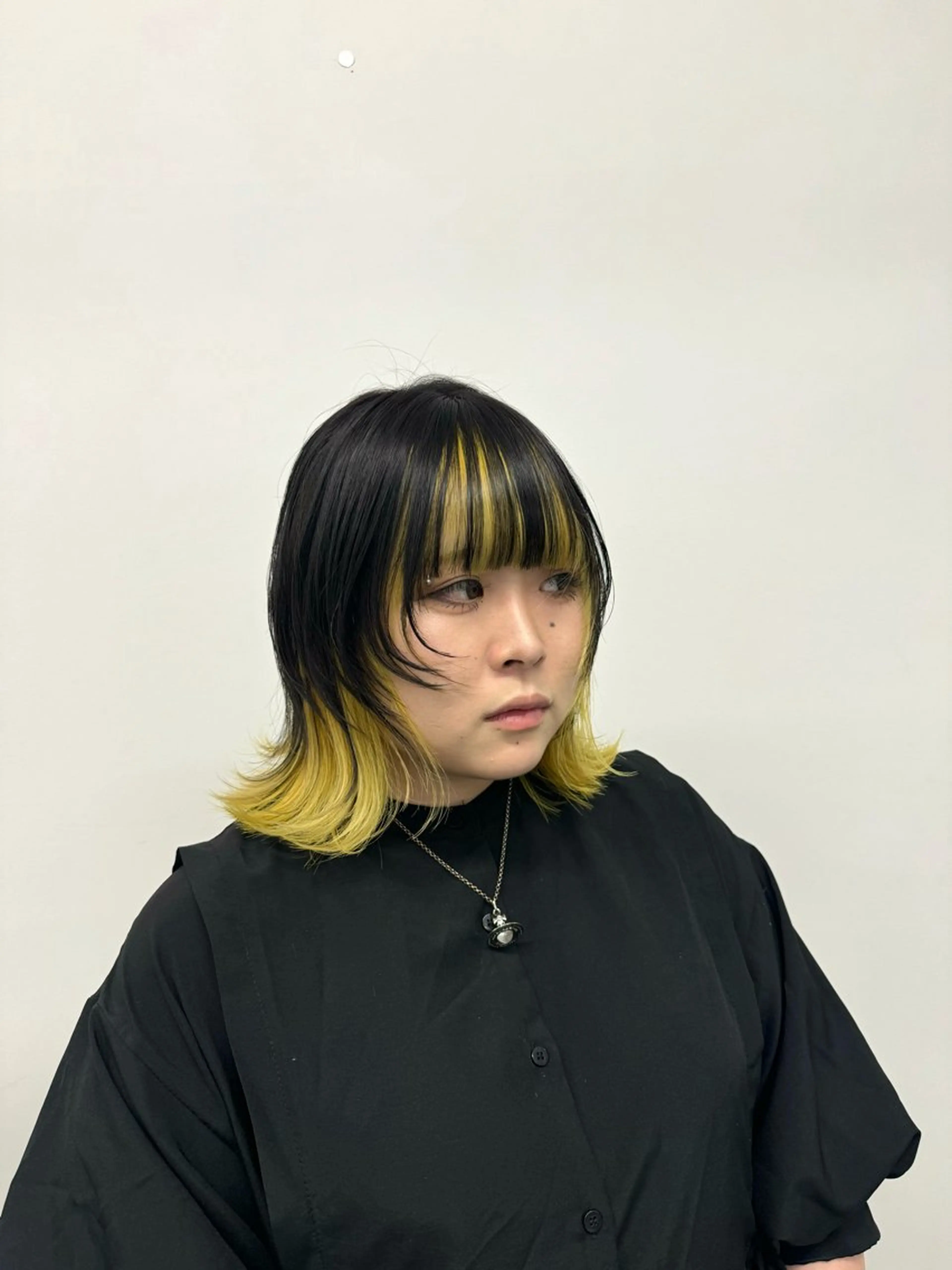 ミディアム INORI /フェイスレイヤーのヘアスタイル