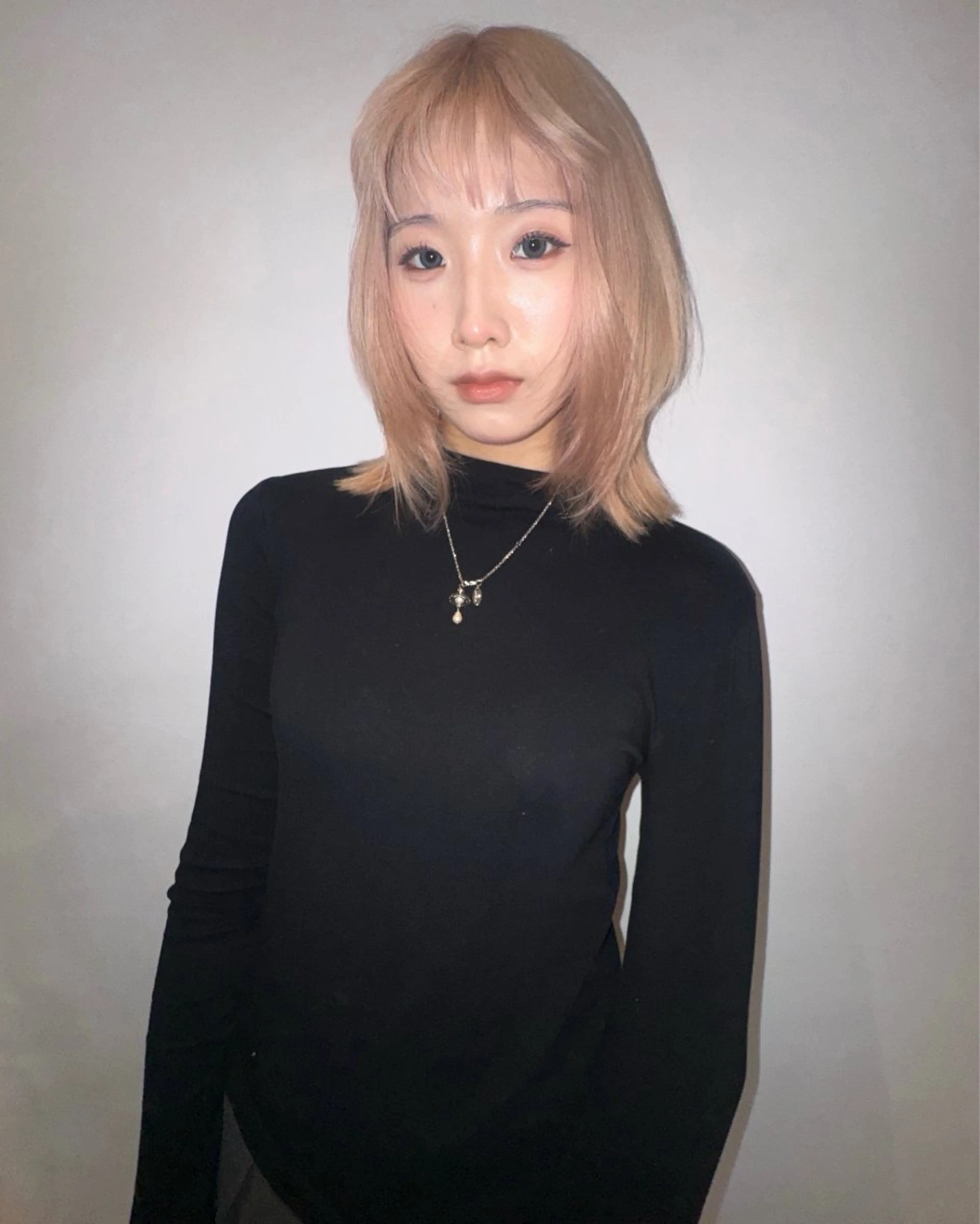 ミディアム ボブ ハイライト レイヤーカット ウルフカット カット ヘアカラー トリートメント THE  AGATA TOKYO所属・スパイラルパーマ/デ ザインカット/アミのヘアスタイル