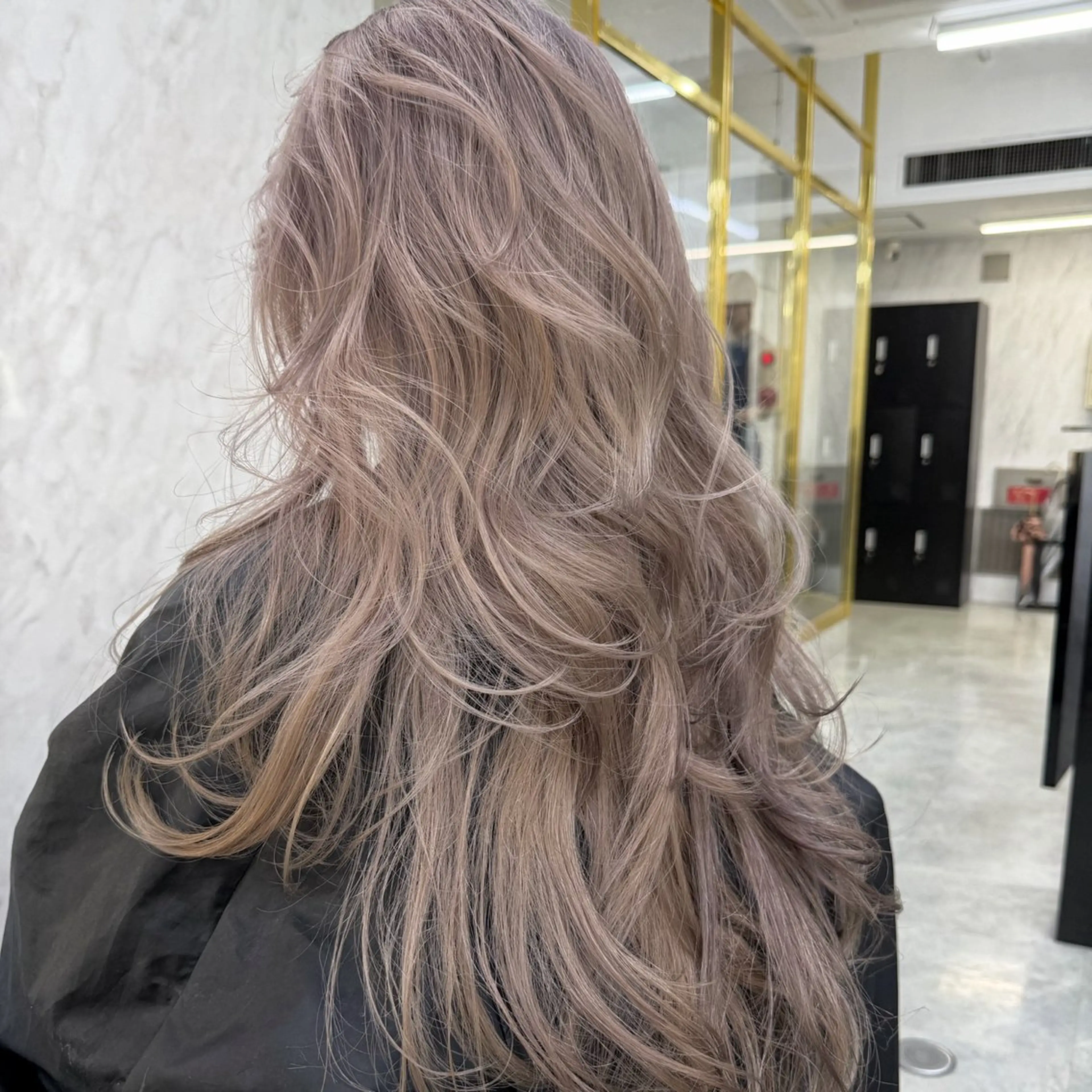 ロング カラー シールエクステ ハイトーンカラー エクステ ヘアカラー エクステ シールエクステ特化 ハイトーン、NANAのヘアスタイル