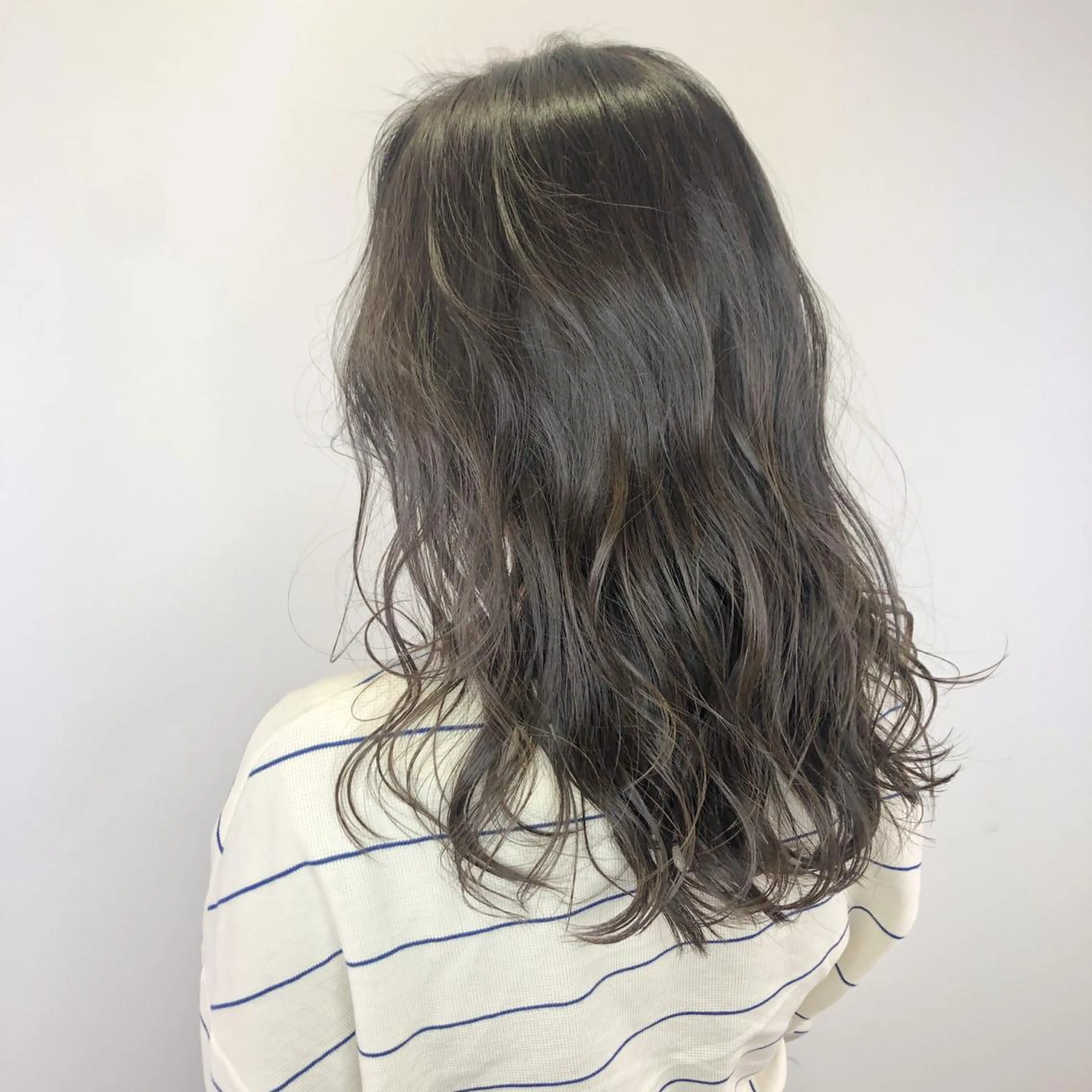 セミロング カラー 関 京磨のヘアスタイル