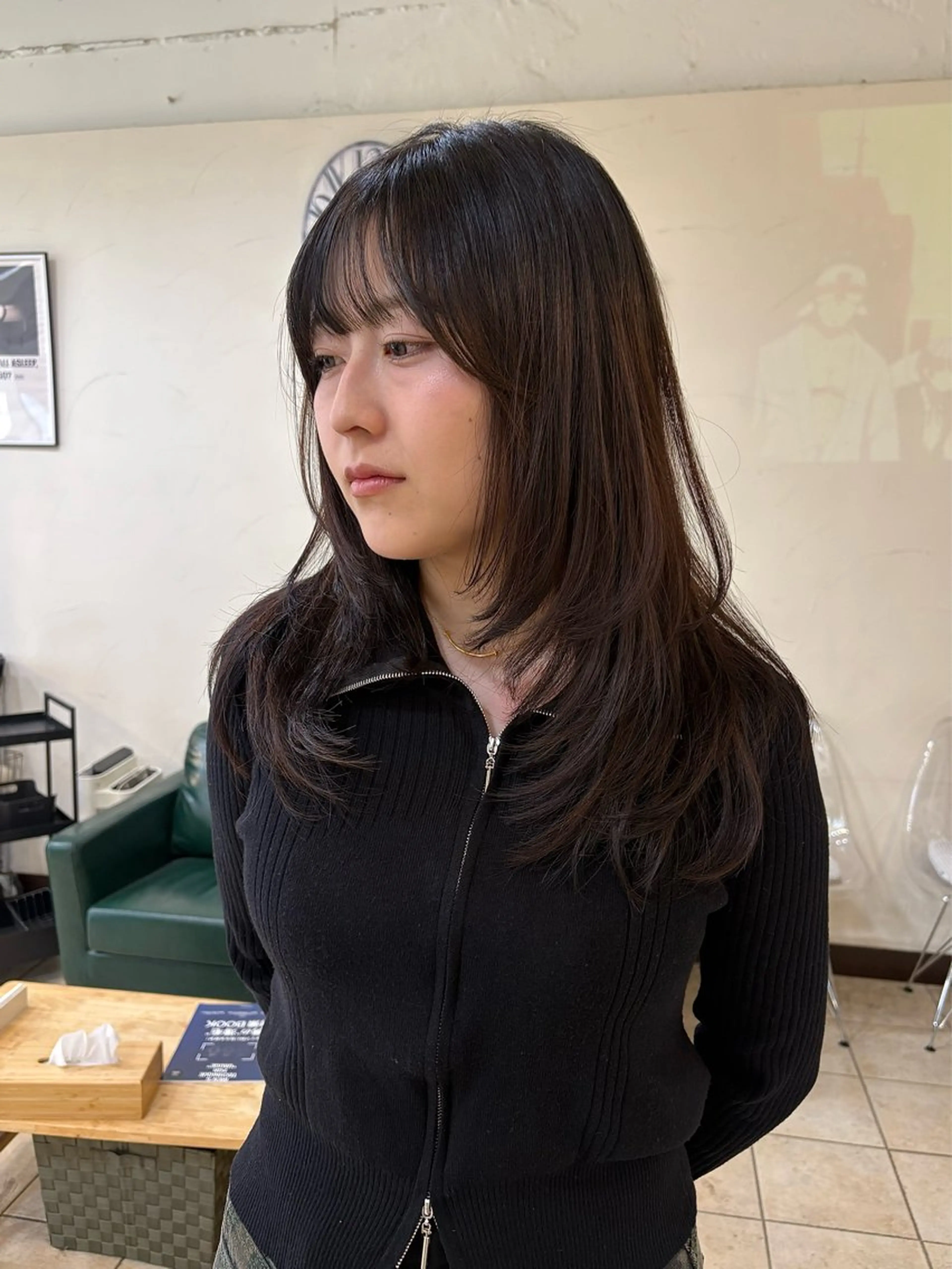 セミロング レイヤーカット カット トリートメント スズキ ユウナのヘアスタイル