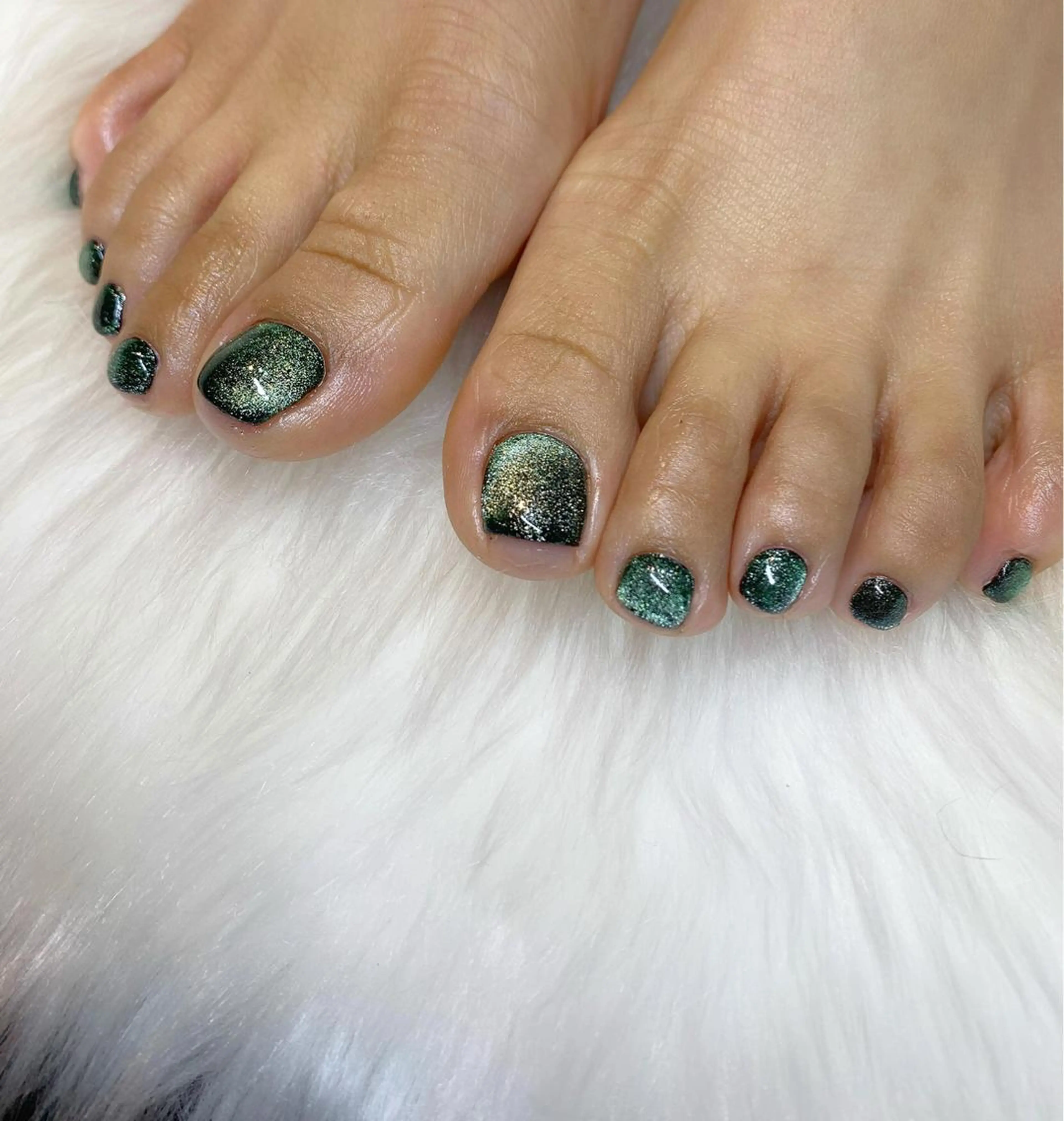 初回限定‼️【オフ込み】フットネイル✨ワンカラー、ラメワンカラー、ラメグラデーション❤️マグネットもOK🙆‍♀️の写真