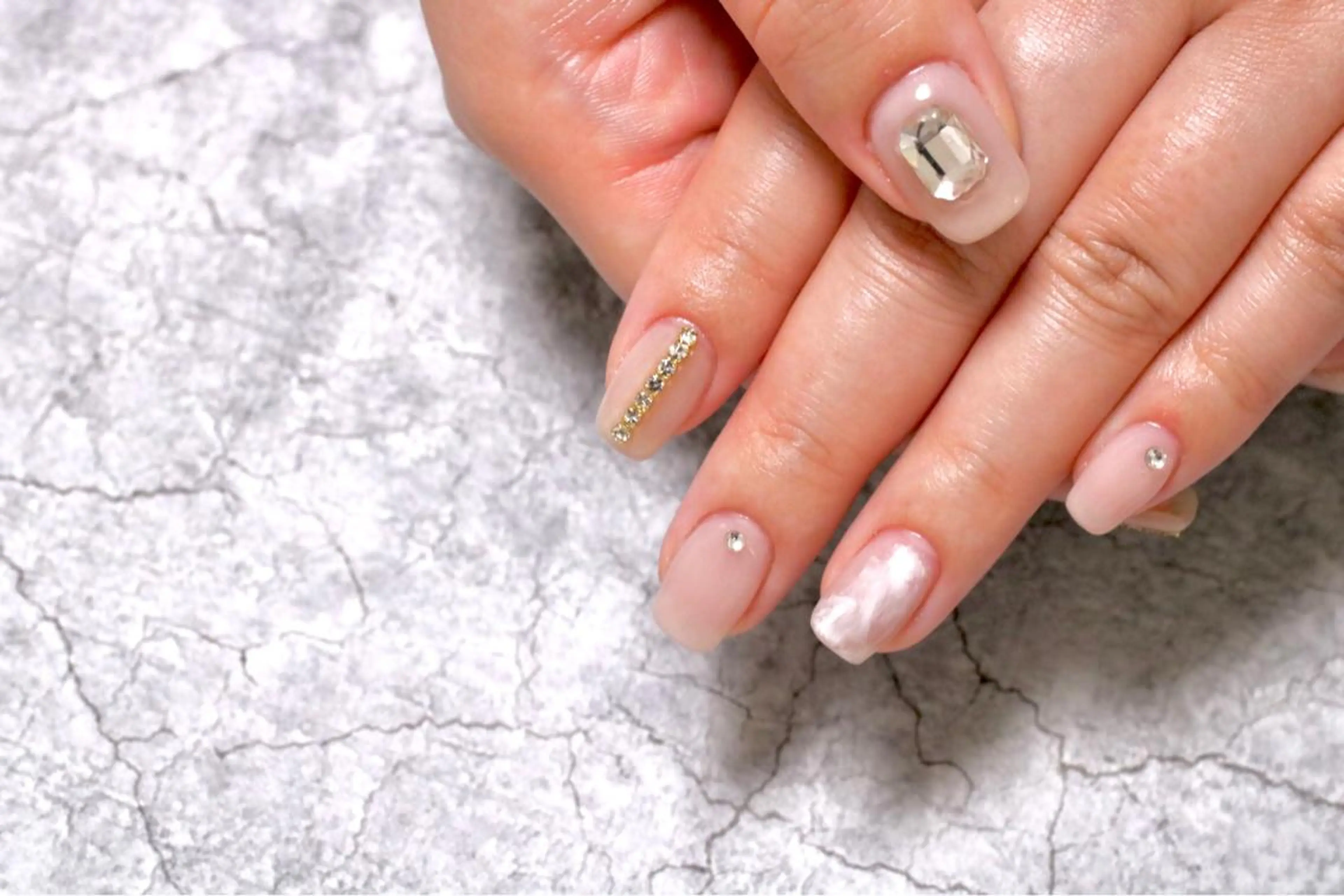 ネイル オーロラネイル カジュアル ジェルネイル ラメ(グリッター) マグネットネイル ハンドネイル MH Nailのネイルデザイン