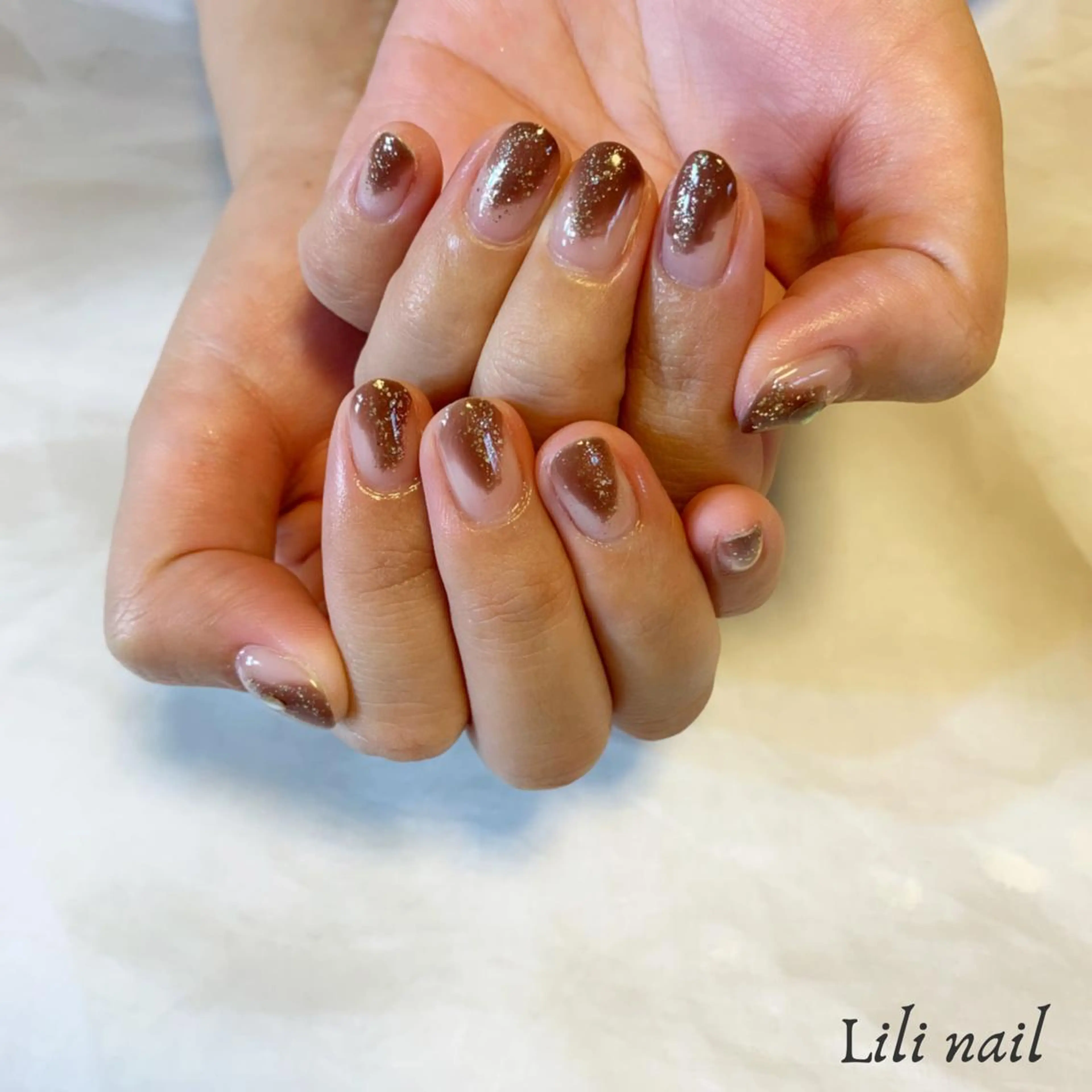 ショート ネイル ラメ(グリッター) マットネイル ニュアンスネイル ワンカラーネイル ハンドネイル Lili beauty salon所属・Lilibeauty salonのネイルデザイン