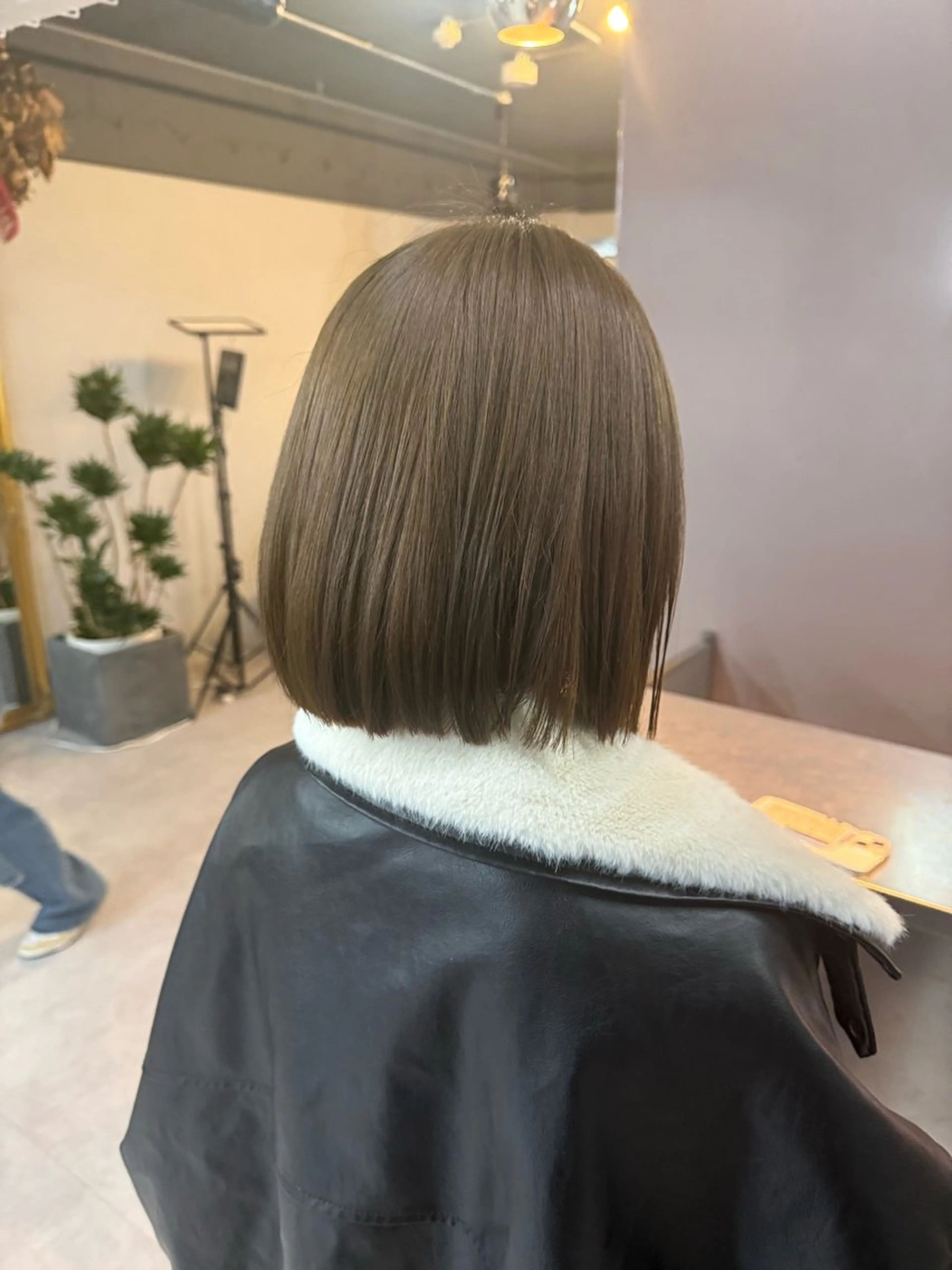 ミディアム カラー ベージュカラー ブリーチ 透明感カラー ヘーゼル カット ヘアカラー レイヤーカット 韓国風PAOのヘアスタイル