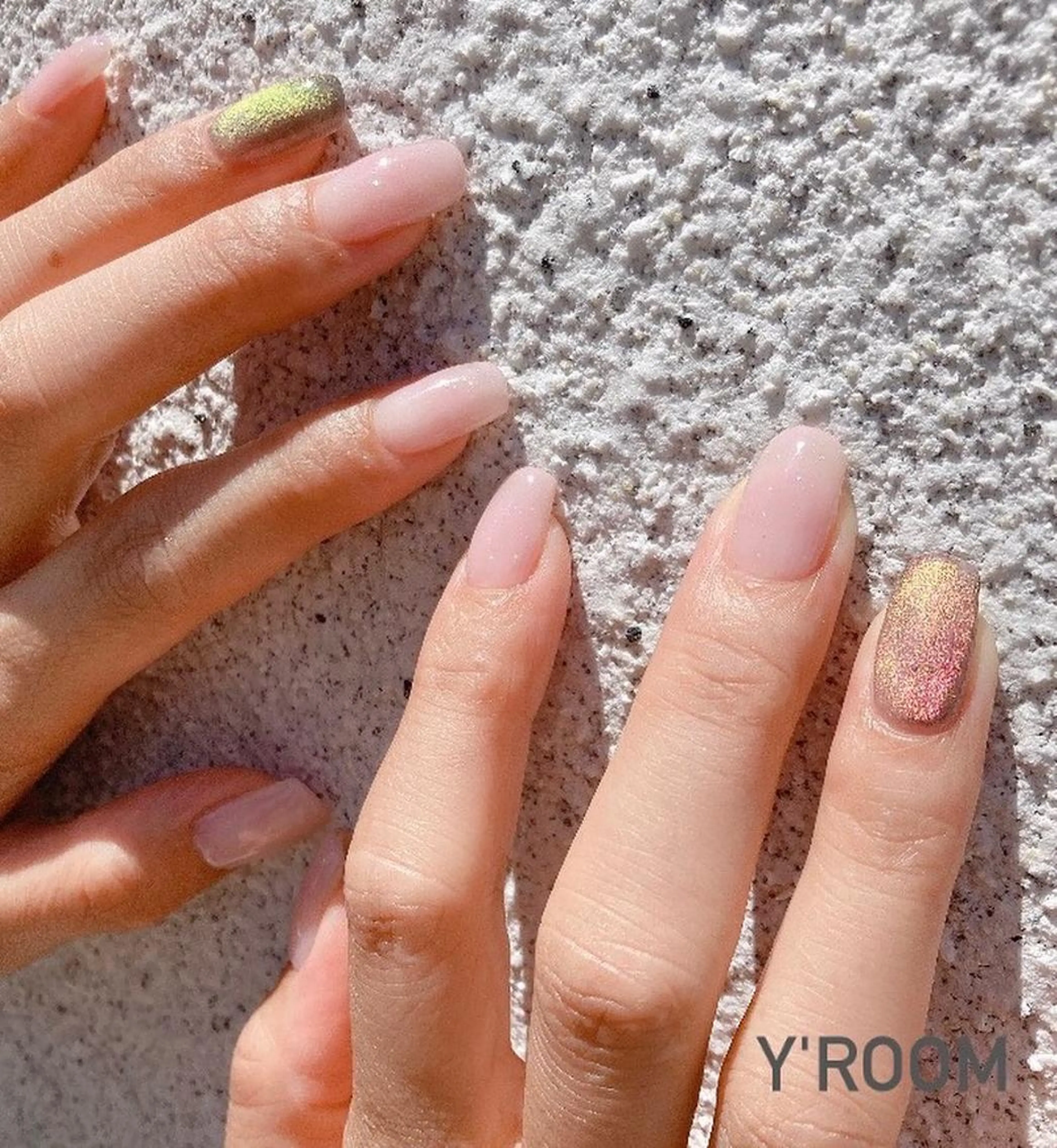 ネイル オーロラネイル フラッシュネイル フットネイル ジェルネイル 氷ネイル・うるうるネイル ハンドネイル YUKA （ネイリスト）のネイルデザイン