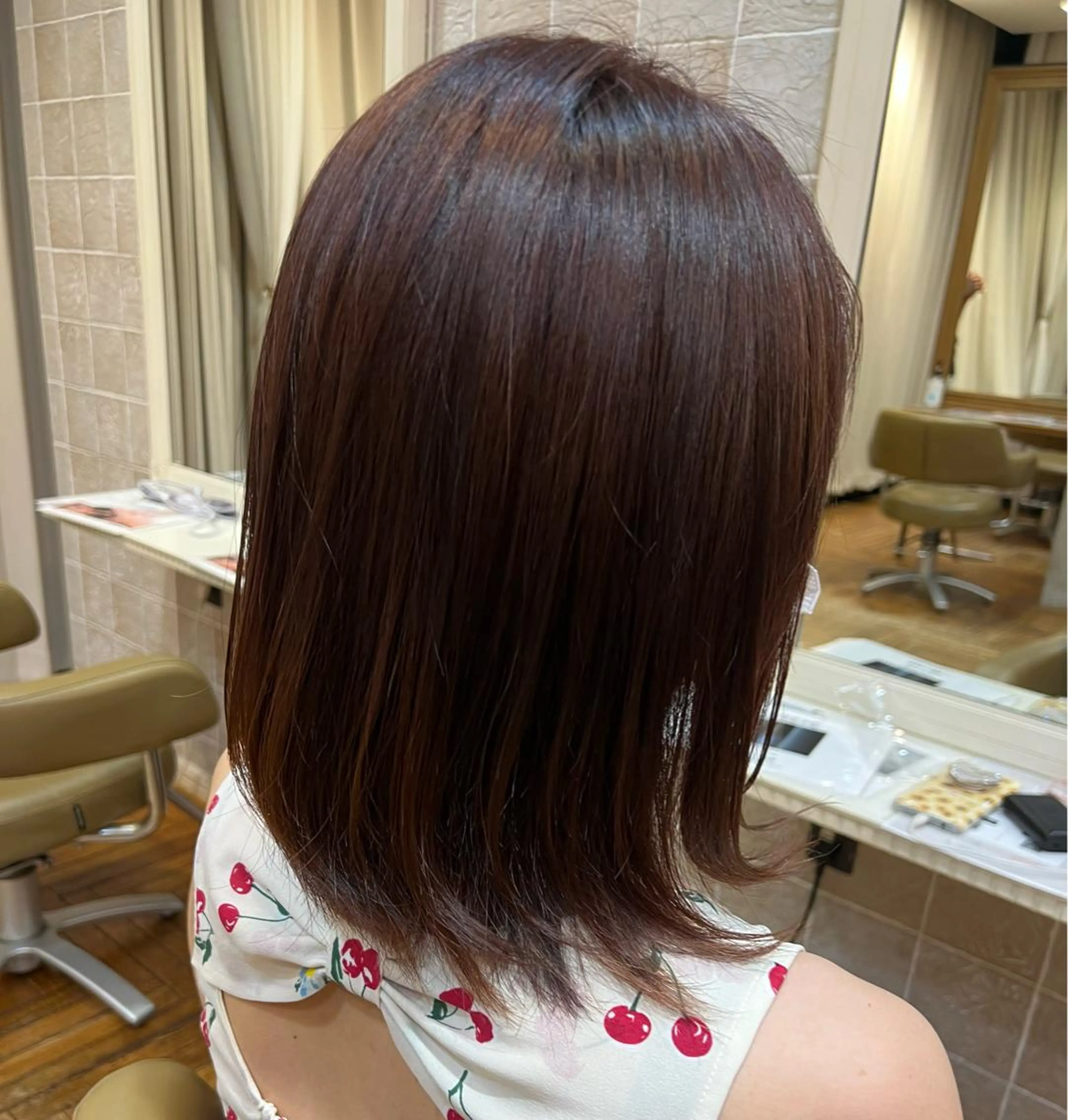 ミディアム カラー 海老沼 佳緒のヘアスタイル