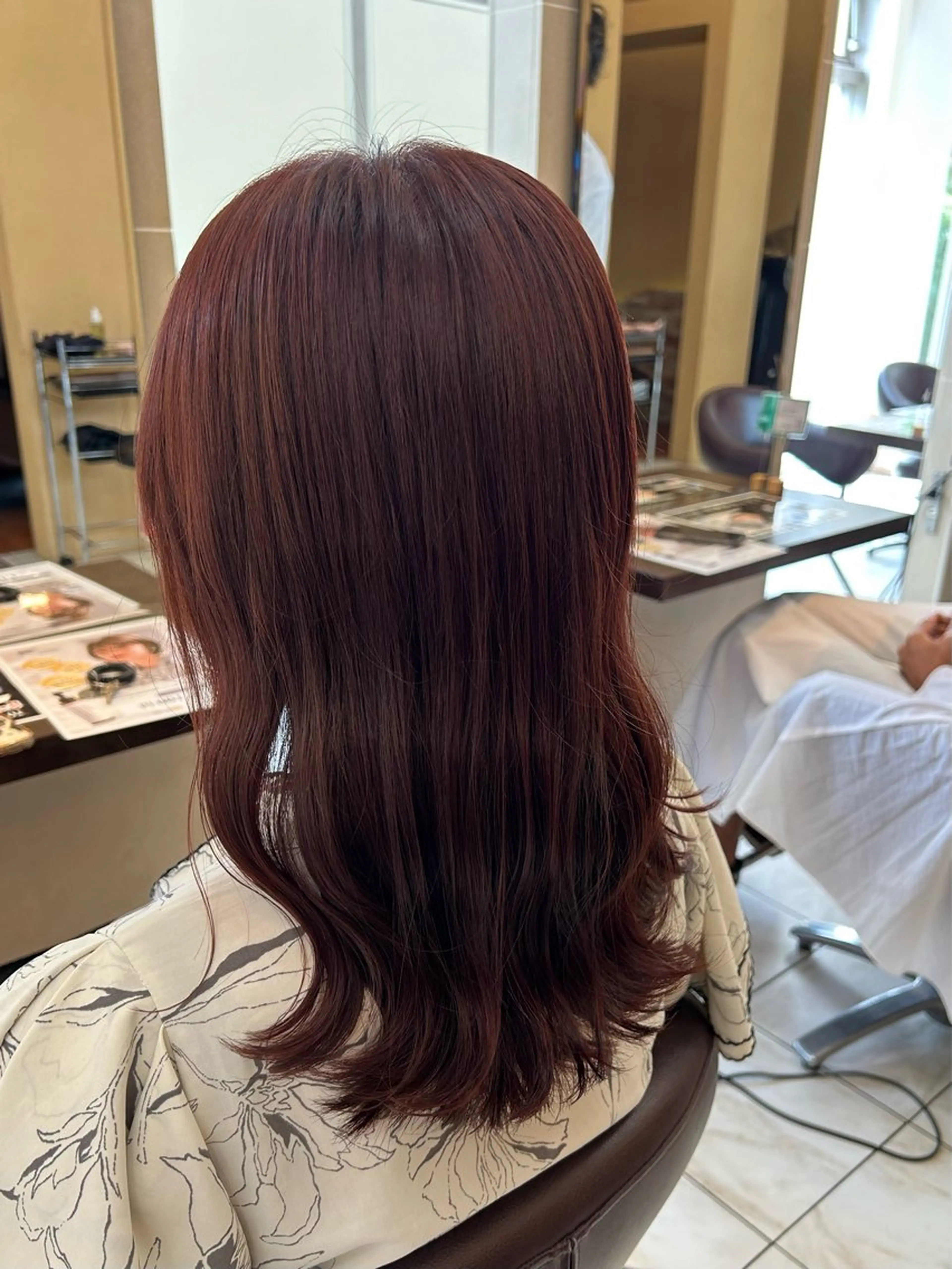 ミディアム カット ヘアカラー 🧸HARUNA 艶髪✨透明感🫧のヘアスタイル