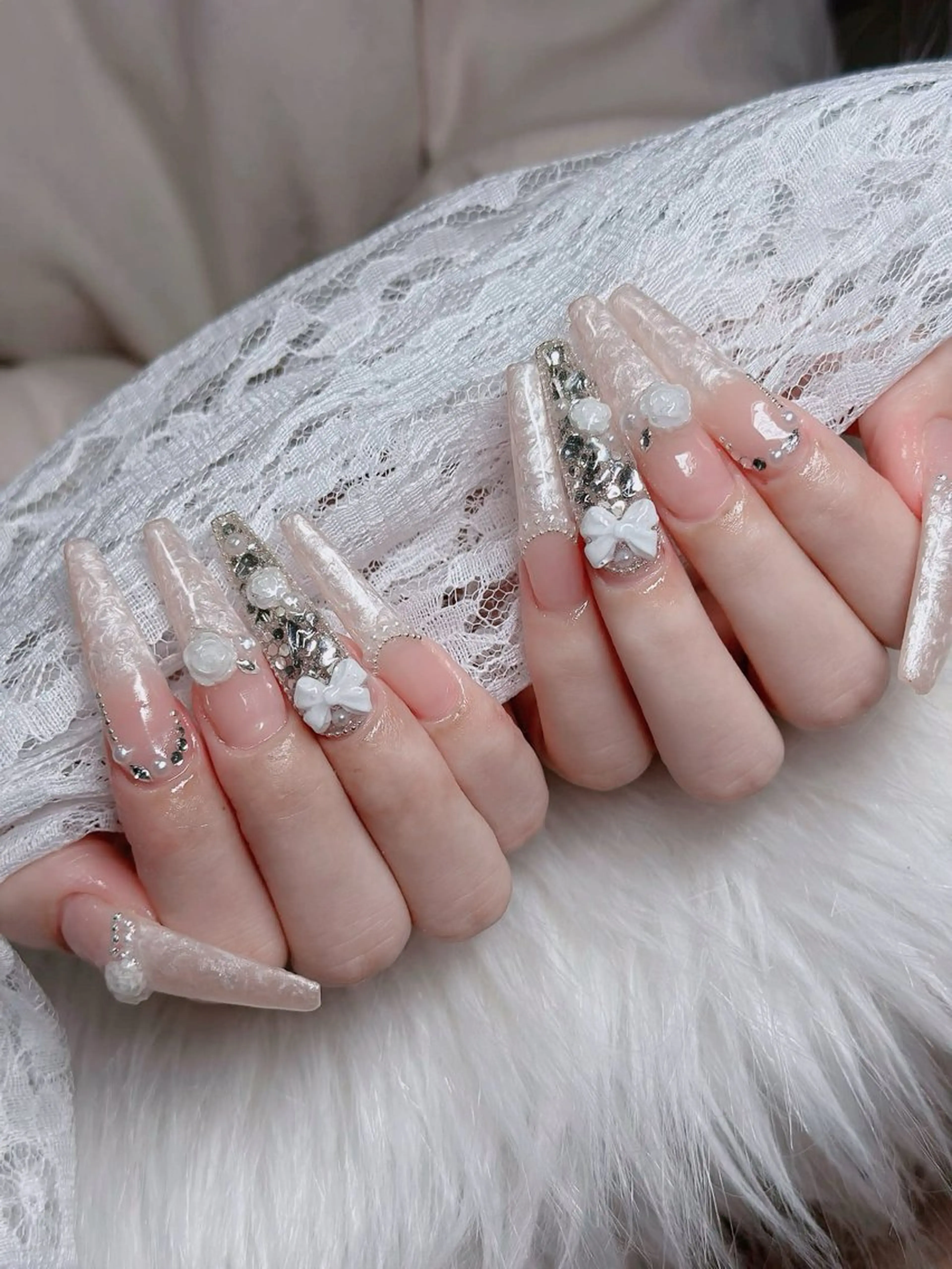 ネイル フレンチネイル ジェルネイル ガラスフレンチ ハロウィン ハート H.baby Nail Salonのネイルデザイン