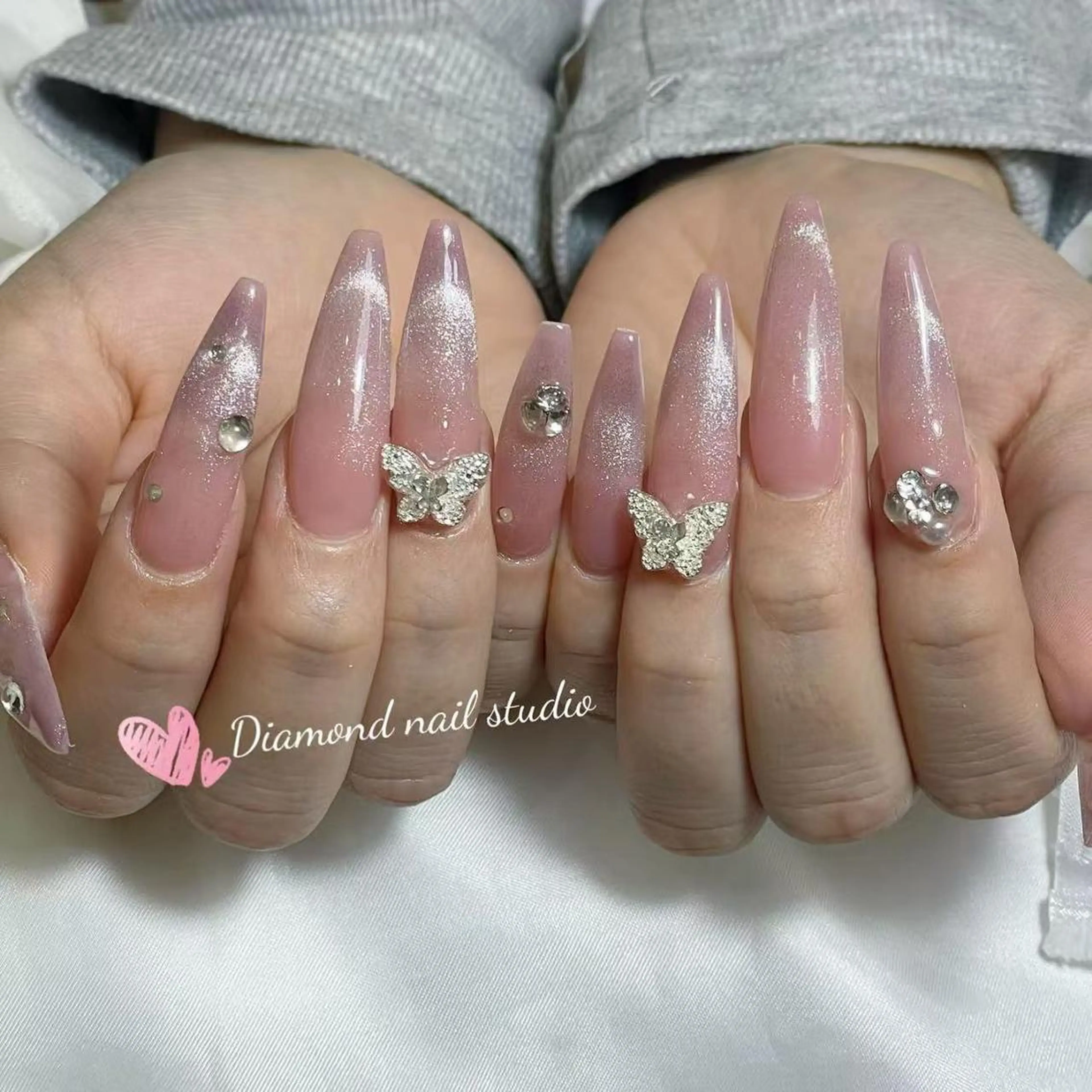 ネイル アートネイル オーロラネイル フラッシュネイル ガーリー キラキラネイル ハンドネイル Diamond NAIL💝のネイルデザイン
