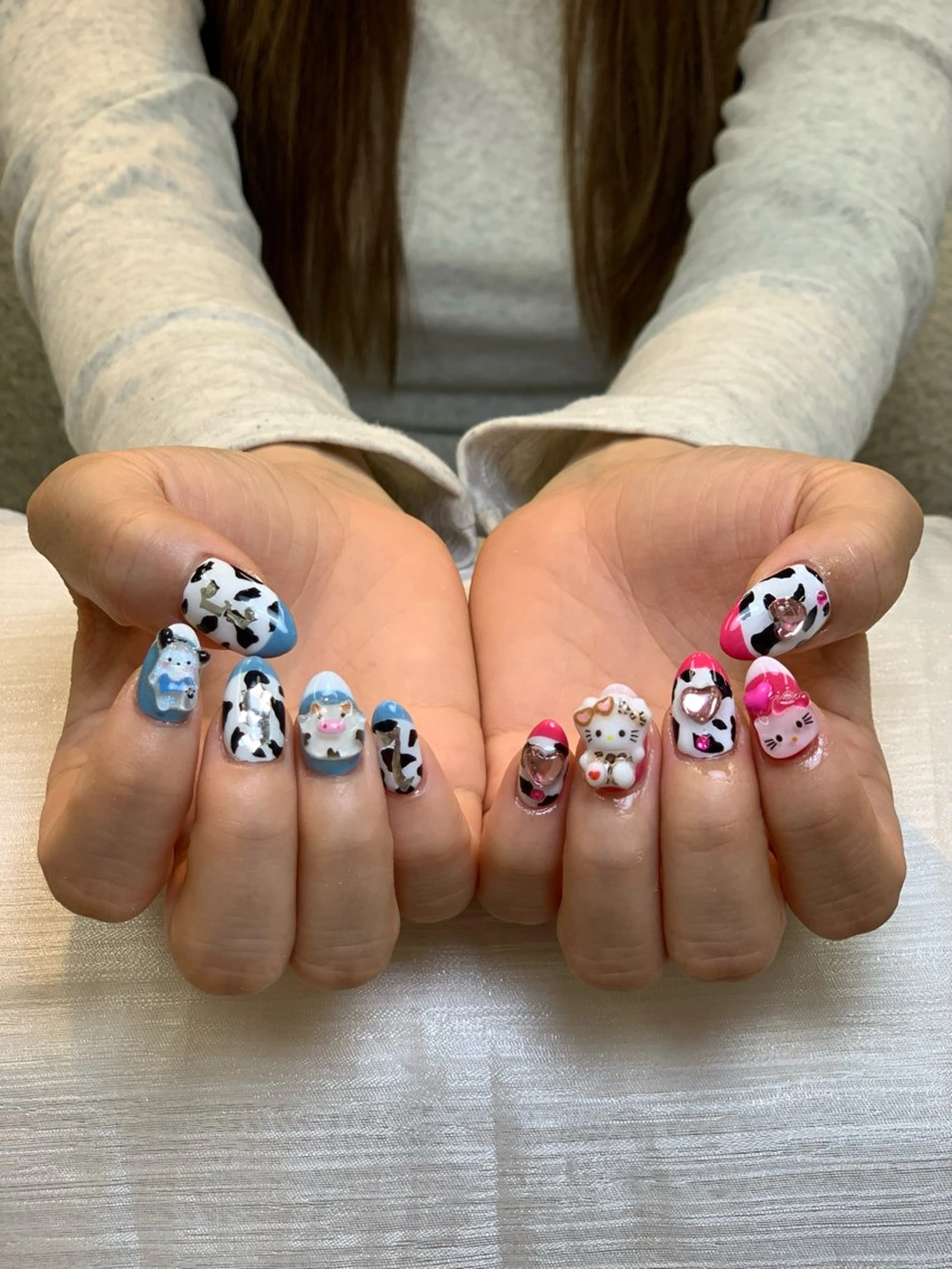 ネイル アートネイル 長さ出し ジェルネイル マグネットネイル ニュアンスネイル ハンドネイル Cloudy Chan 歌舞伎町のネイルデザイン