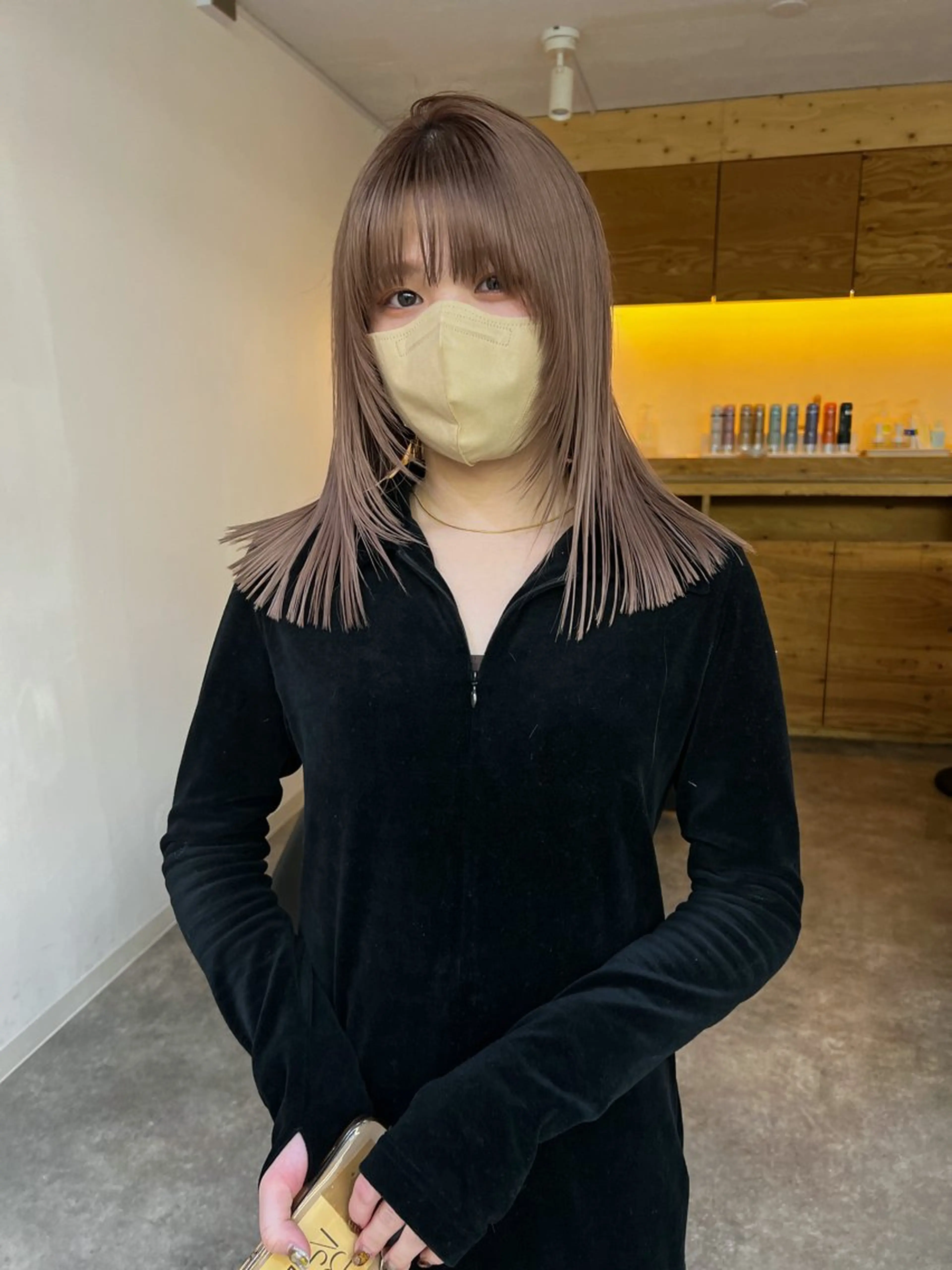 セミロング カラー 顔周りレイヤー/韓国 ブリーチminamiのヘアスタイル