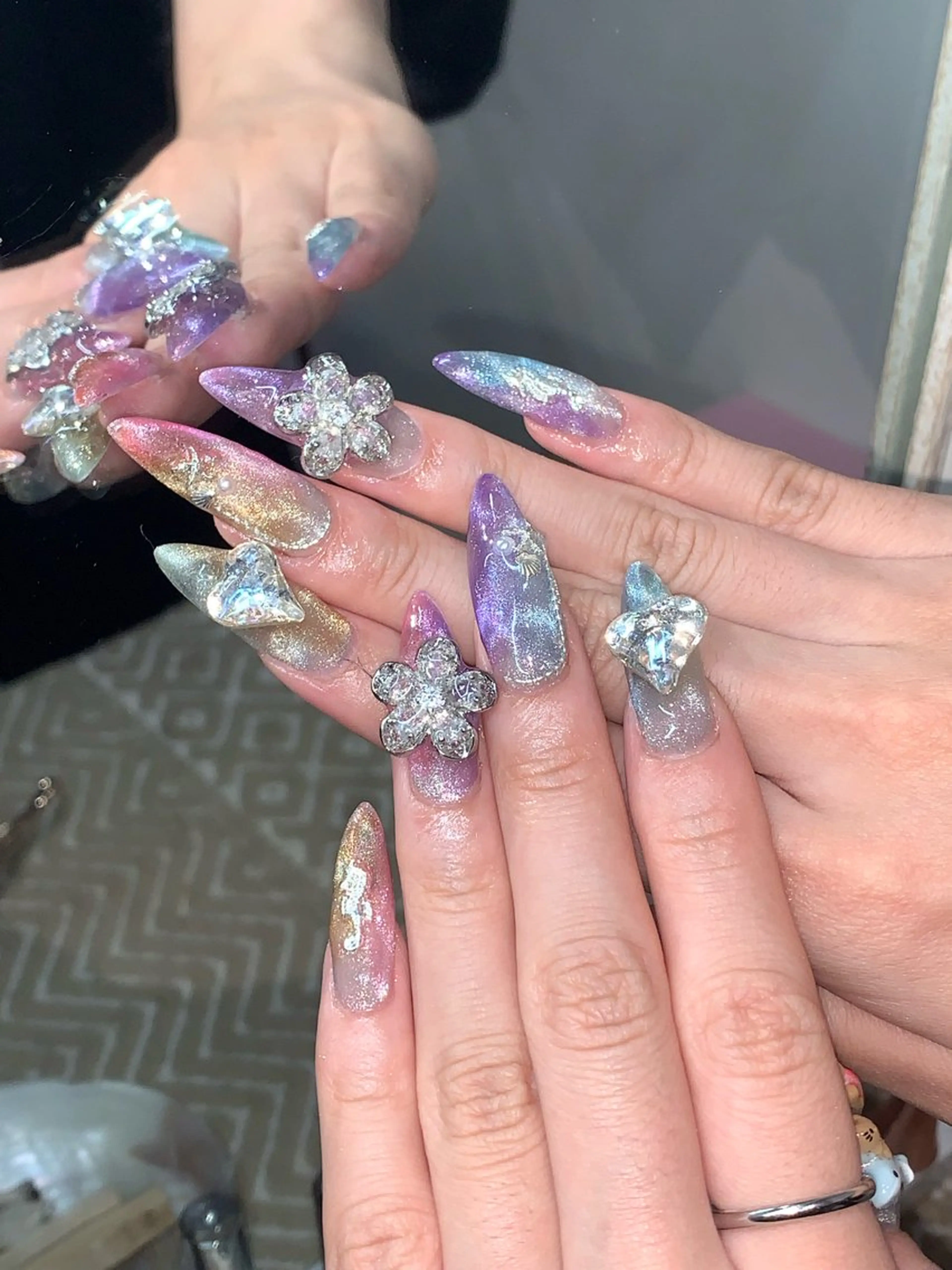 ネイル ハンドネイル NES NAIL所属・さゆり￤推しキャラ ￤ロングネイル🩷のネイルデザイン