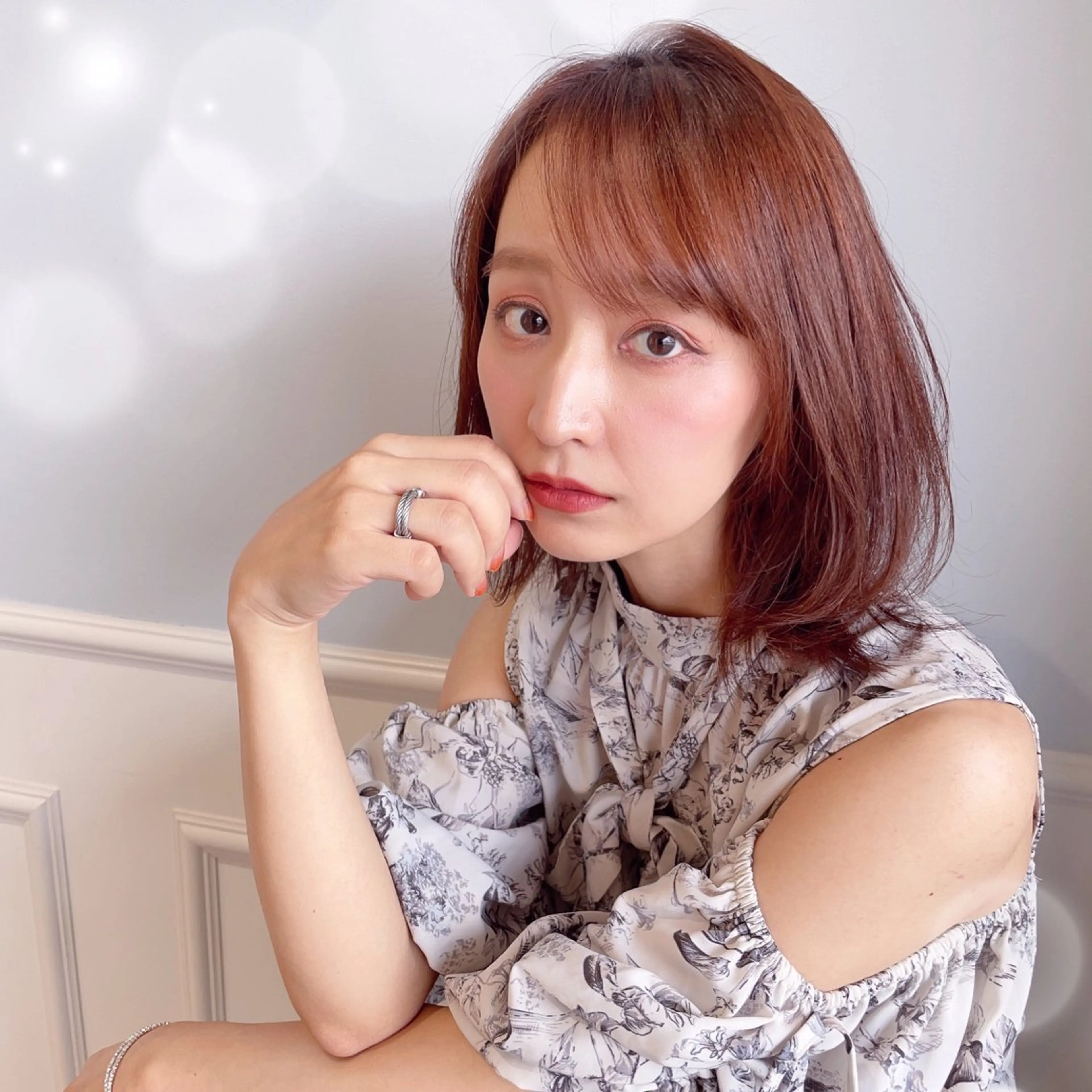 ミディアム くびれヘア 小顔カット カット 💐レイヤー/透明感 カラー💐智口彩香のヘアスタイル