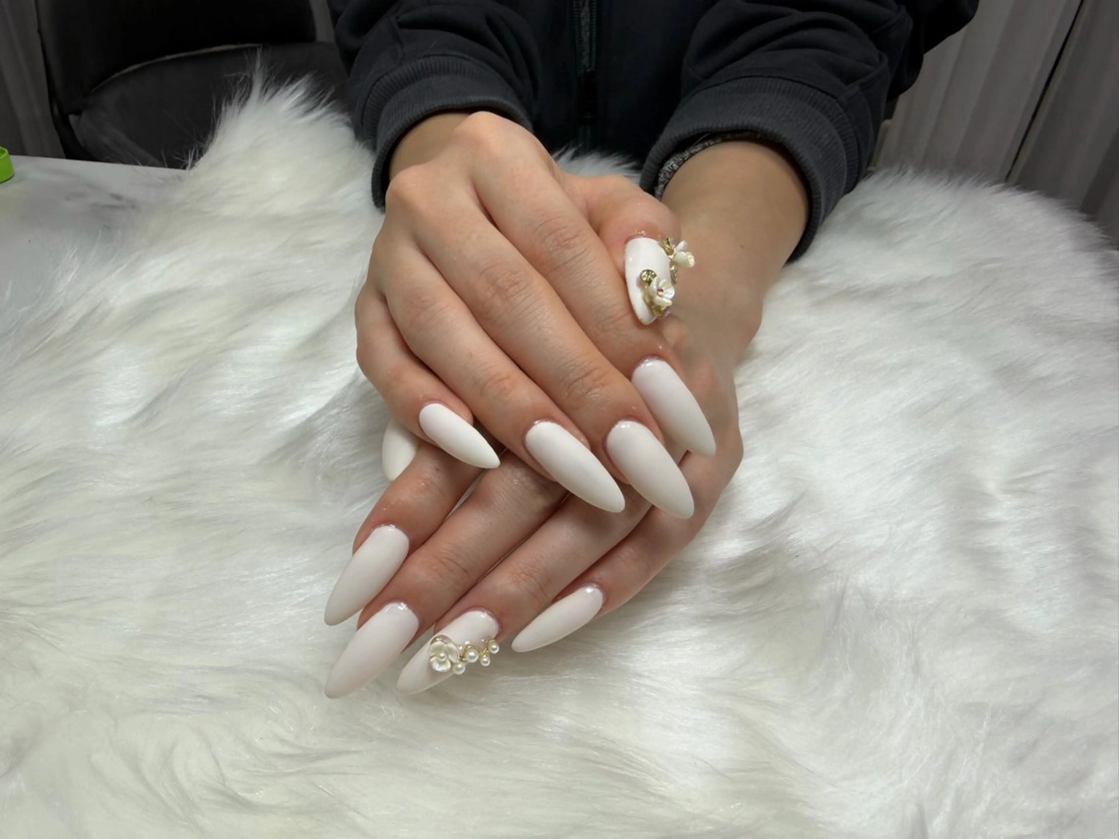 ネイル マットネイル ホワイト Nail&Eye hanaのネイルデザイン