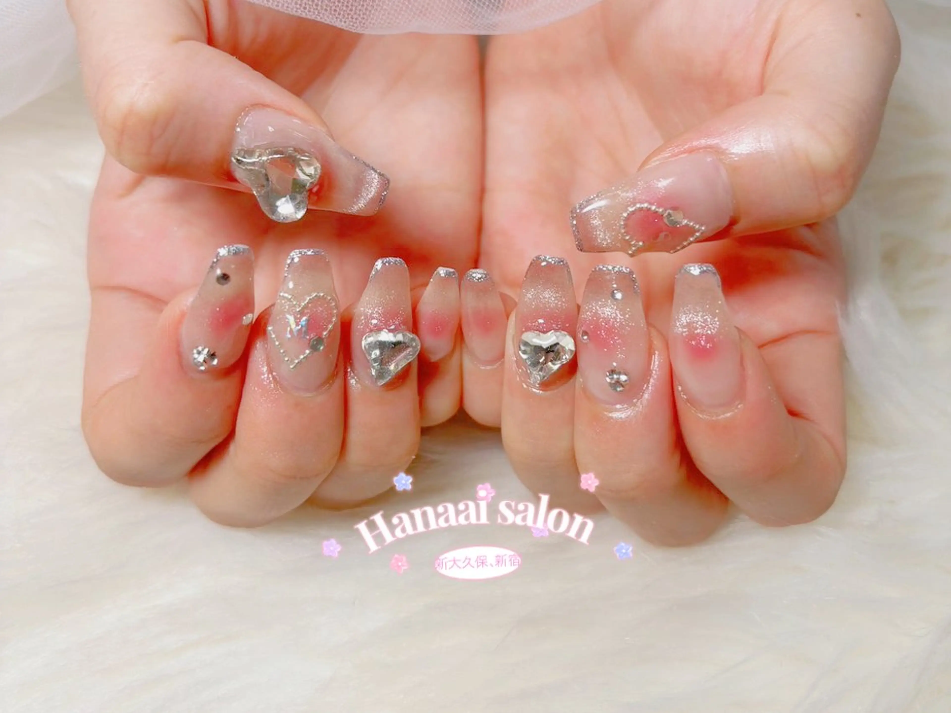 ミディアム ハンドネイル Hanaai Salon新大久保店のネイルデザイン