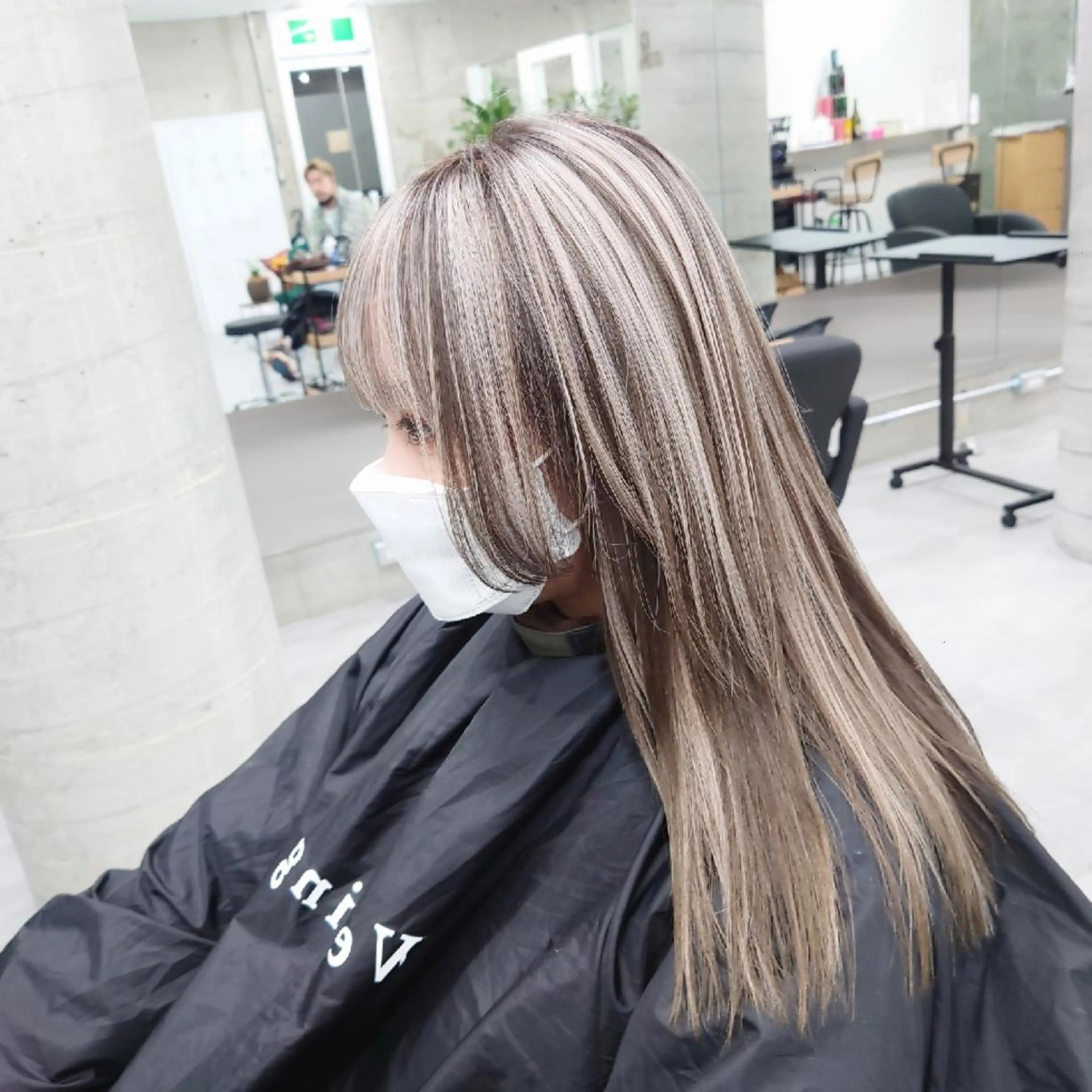 セミロング カラー ハイライトカラー ハイライト ヘアカラー トリートメント 艶髪✨ブリーチ職人 井手正康のヘアスタイル