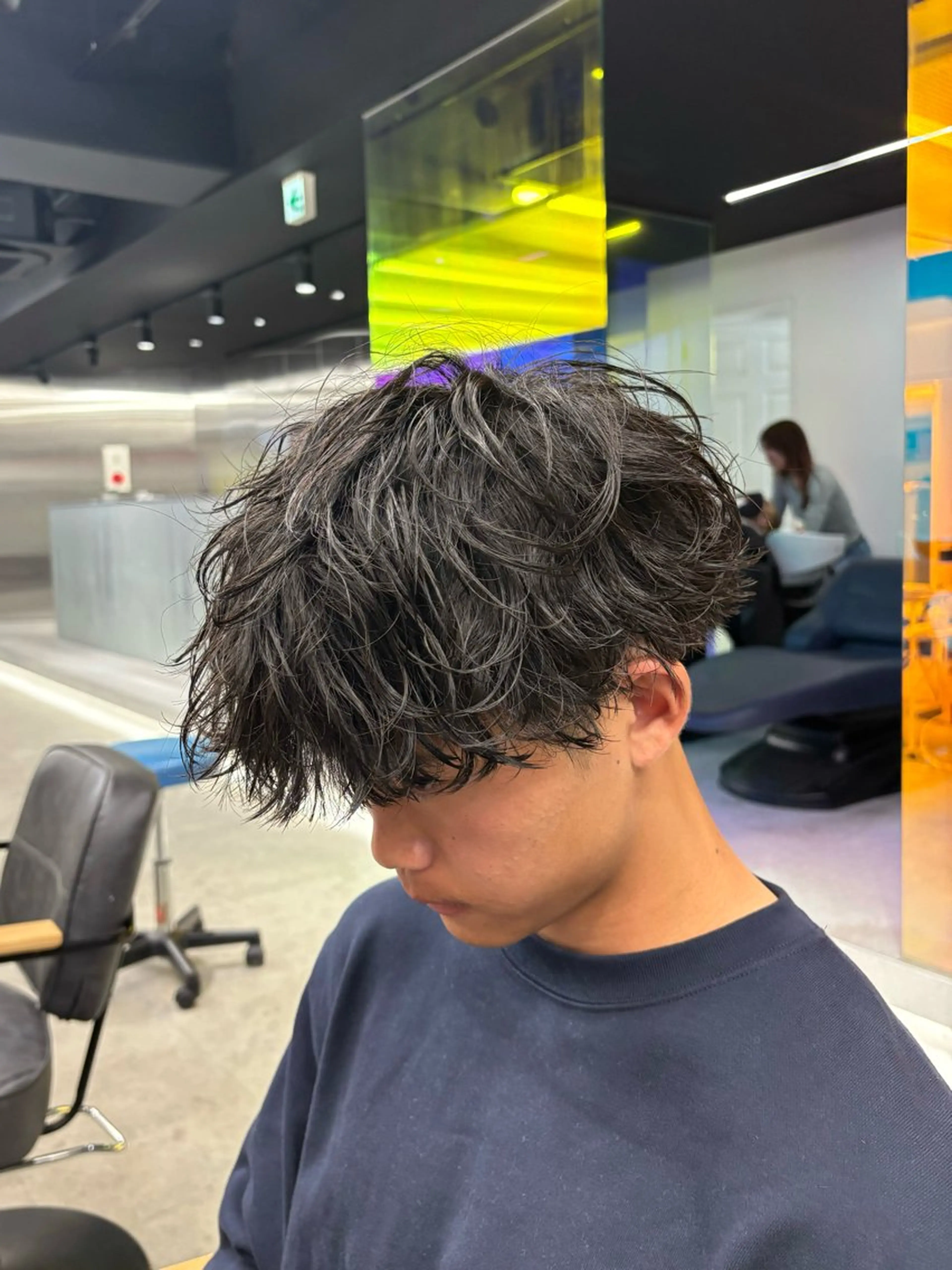 ショート パーマ メンズ メンズパーマ プードルパーマ 学生（メンズ向け） 波巻きパーマ 学生 カット パーマ シャドウパーマ/ ルーズパーマ/メンズのヘアスタイル