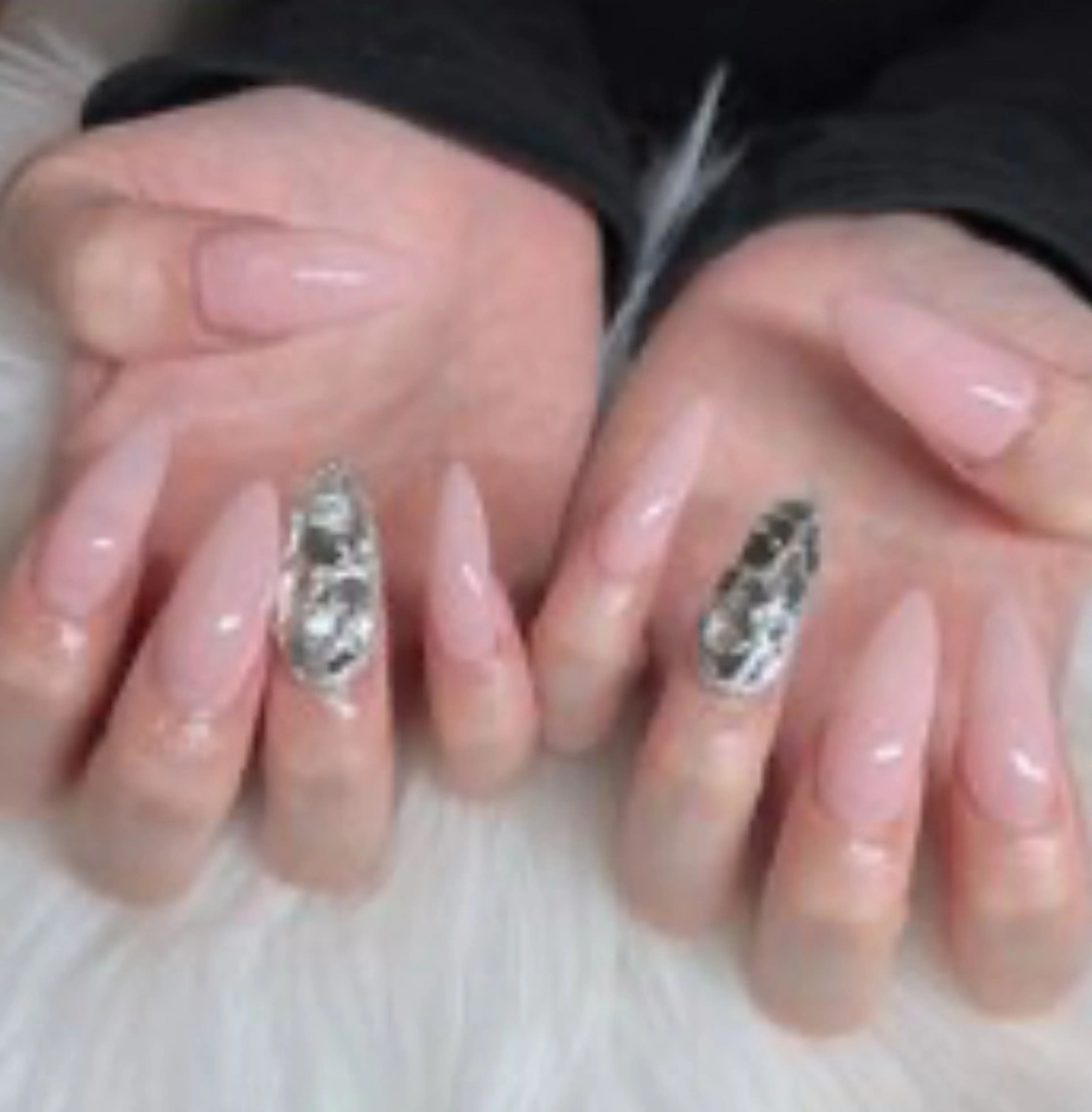 【自店オフ無料】ジェルチップ＋2本埋め尽くしの写真