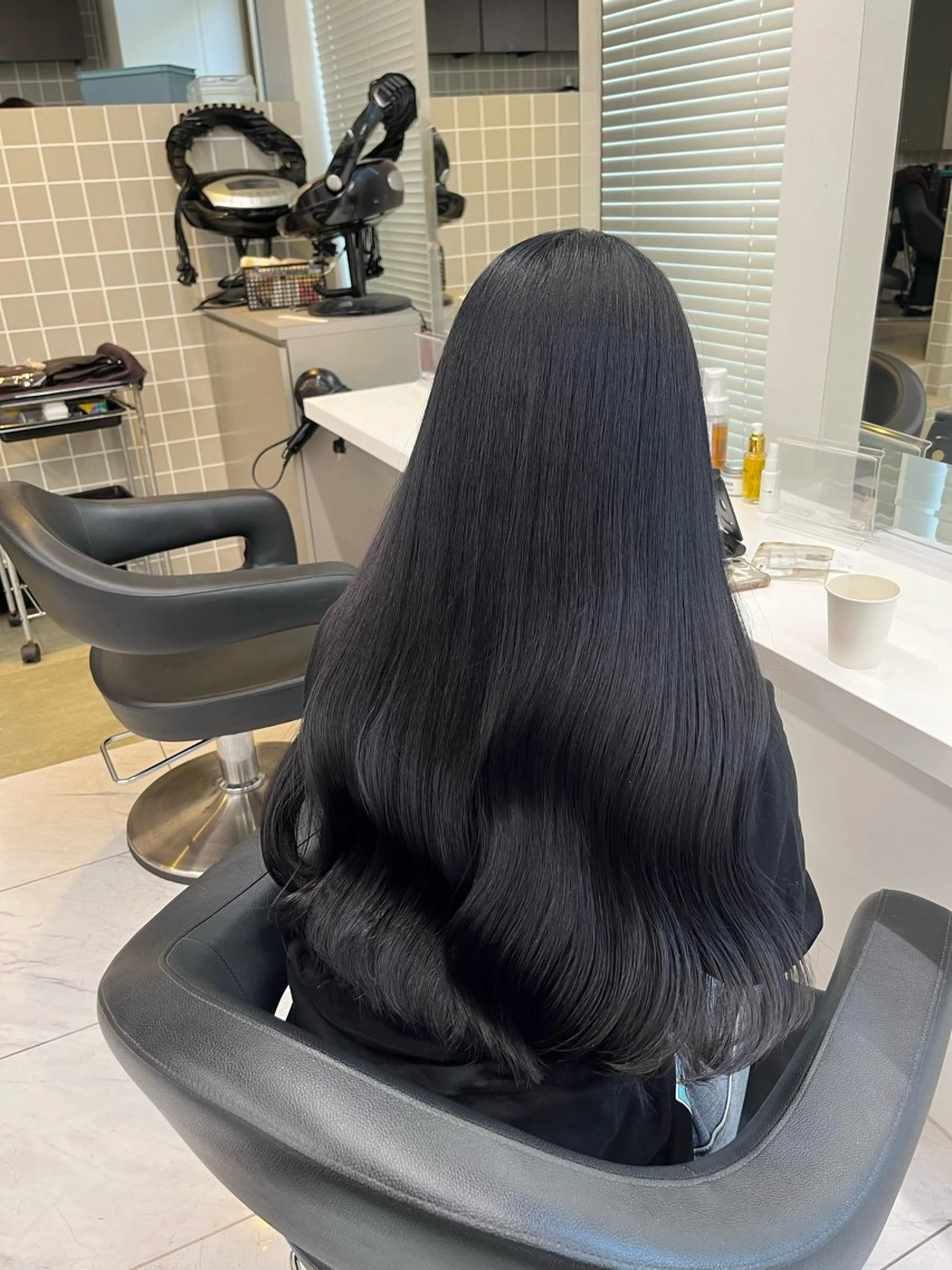 ロング ヘアカラー トリートメント ヘッドスパ ヘアセット 寒色＆ブリーチ特化 寒色MiOのヘアスタイル