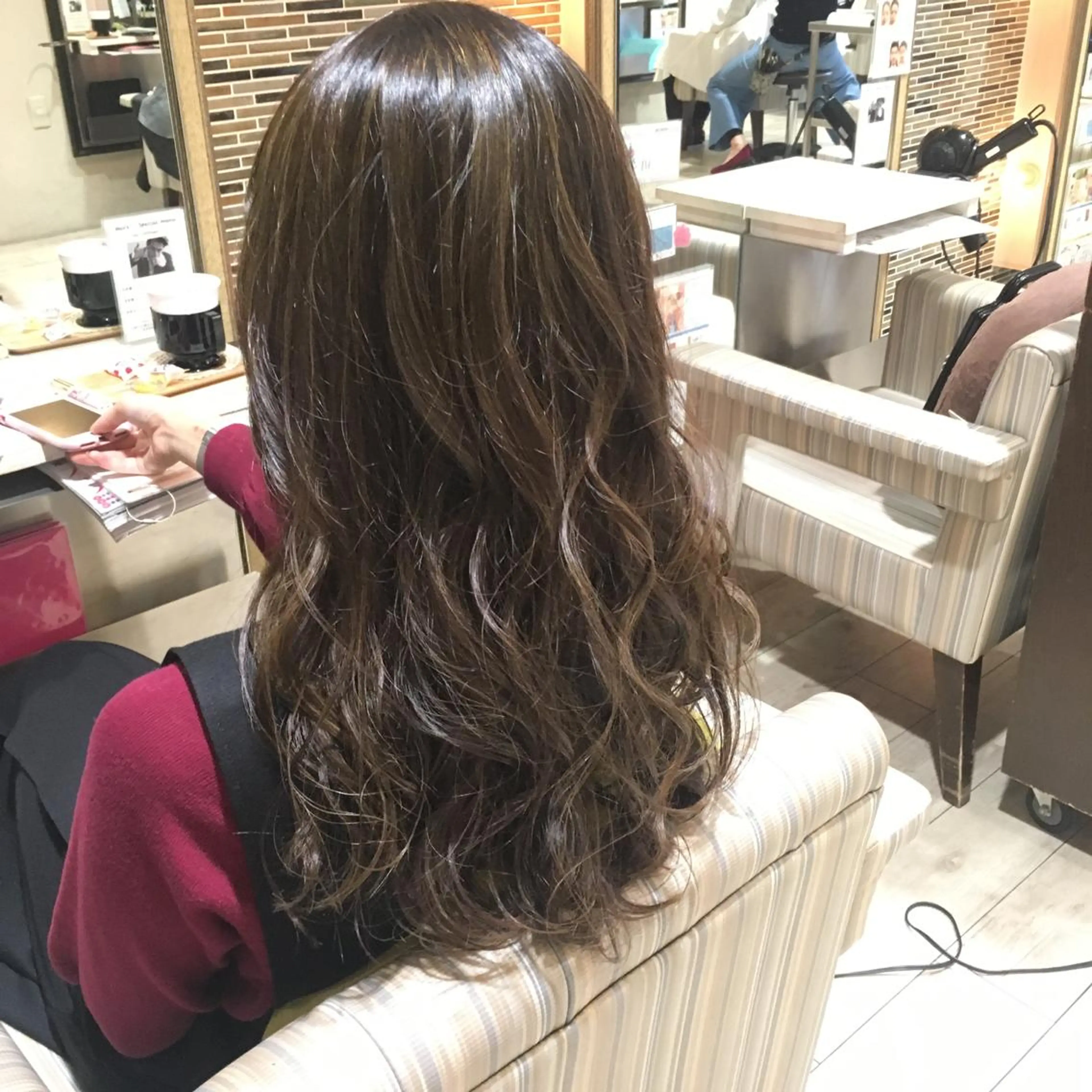 セミロング カラー アッシュ ブリーチ 透明感カラー ダブルカラー グラデーションカラー Dolce　梅田所属・城領 直輝のヘアスタイル