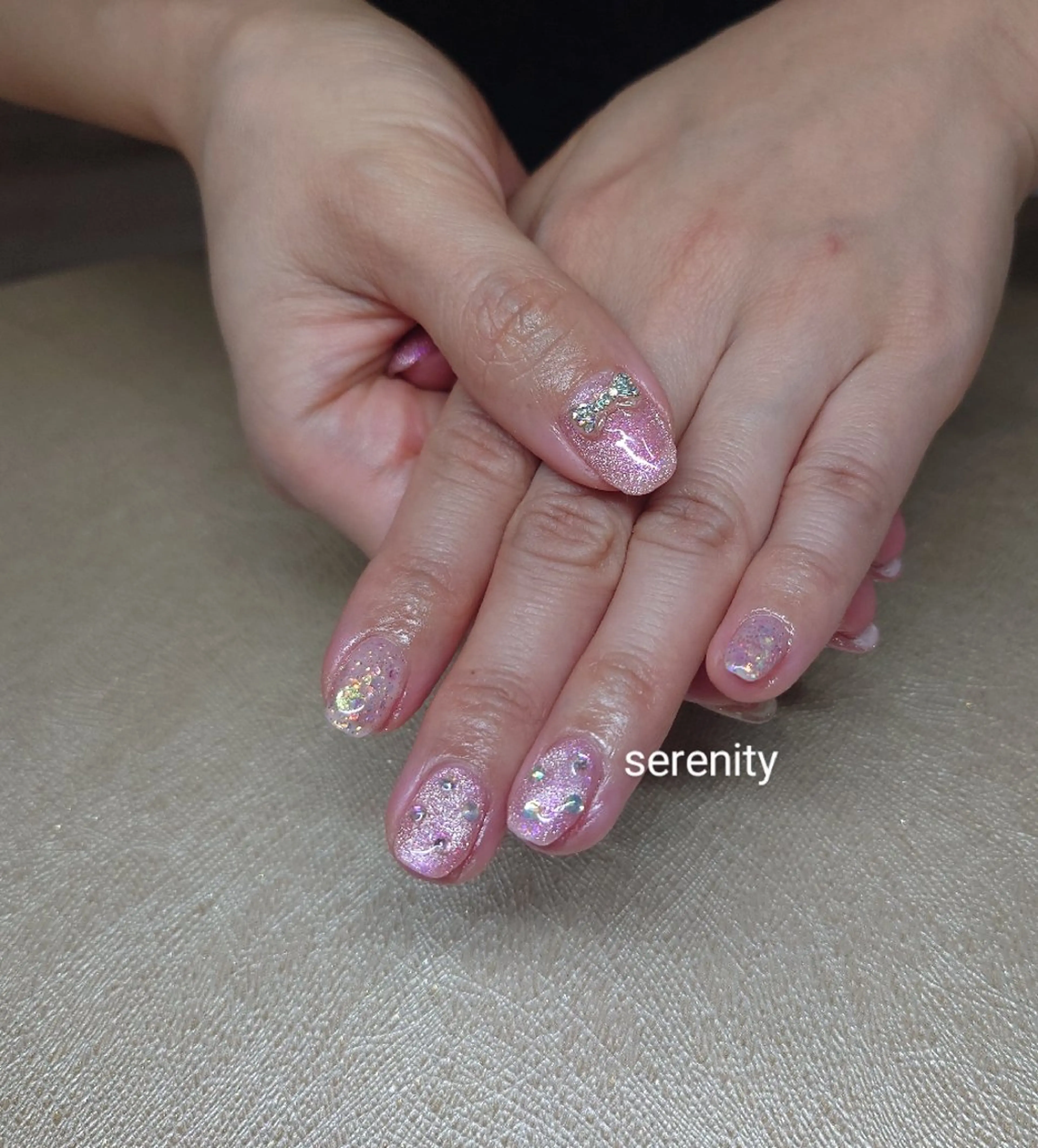 ネイル ラメ(グリッター) マグネットネイル 持ち込み ピンク リボン nail  serenityのネイルデザイン