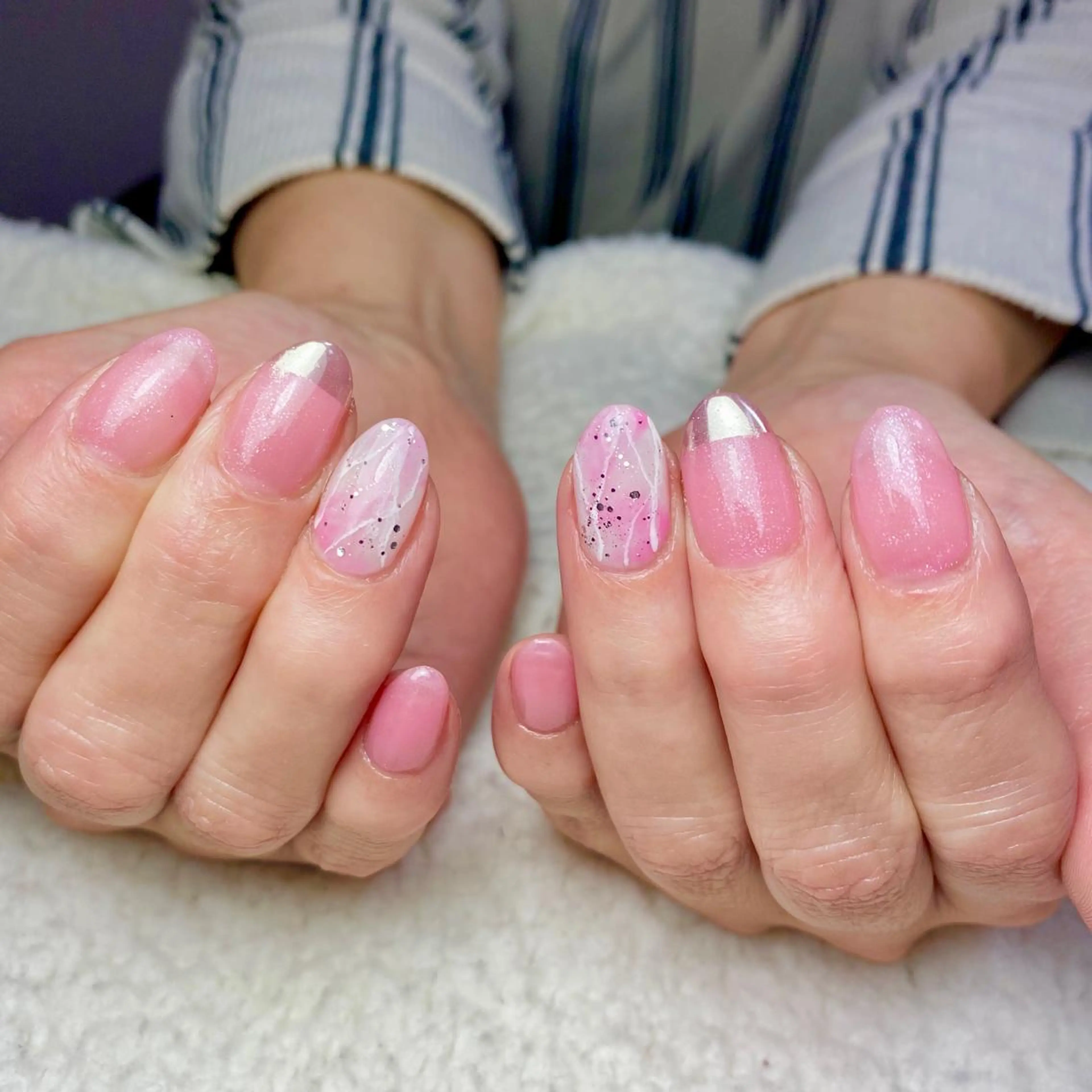 ネイル ミラーネイル ハンドネイル COCO+所属・COCO +のエステ・リラクイメージ