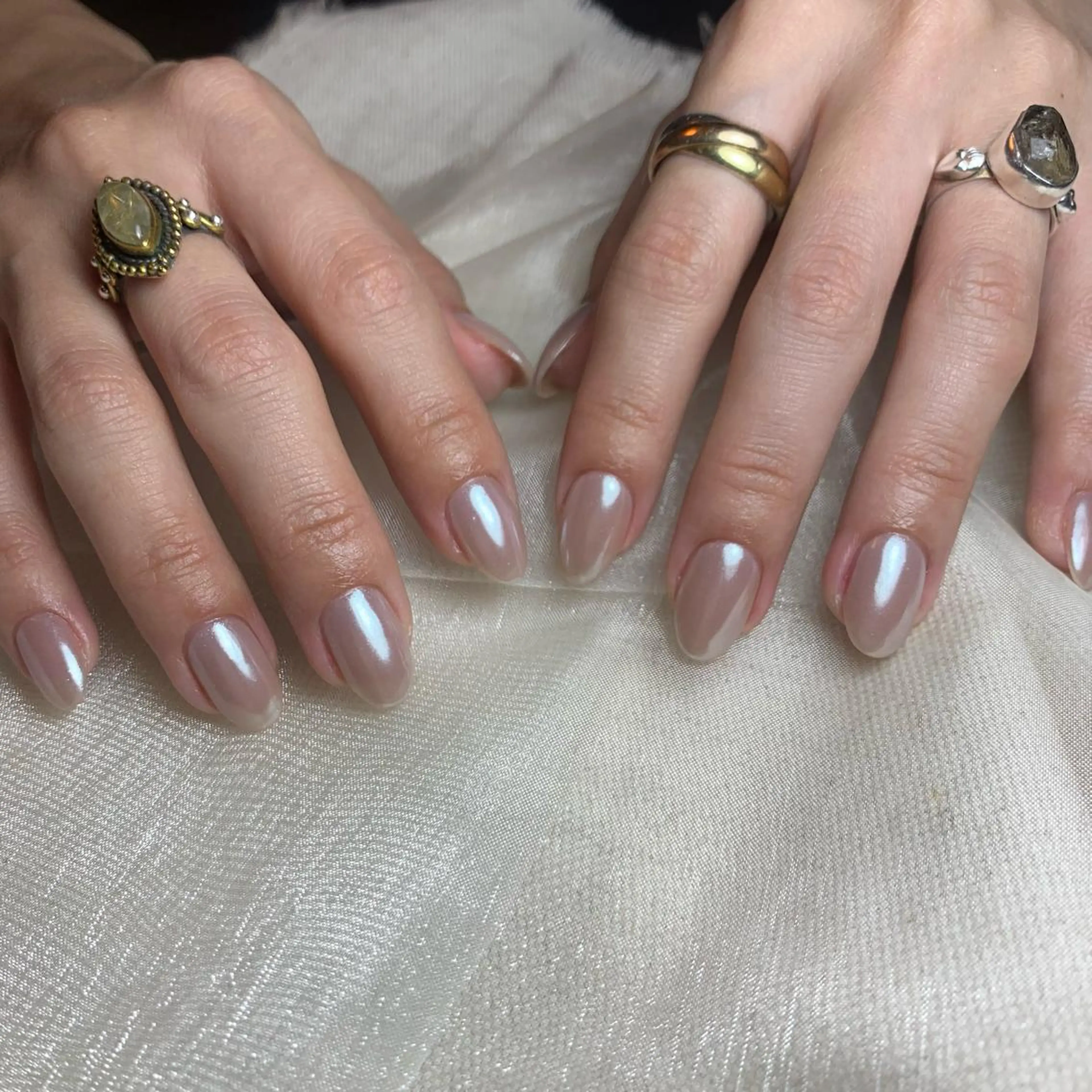 ネイル ミラーネイル ホワイト ハンドネイル repos~ルポ~所属・里見 麗のネイルデザイン