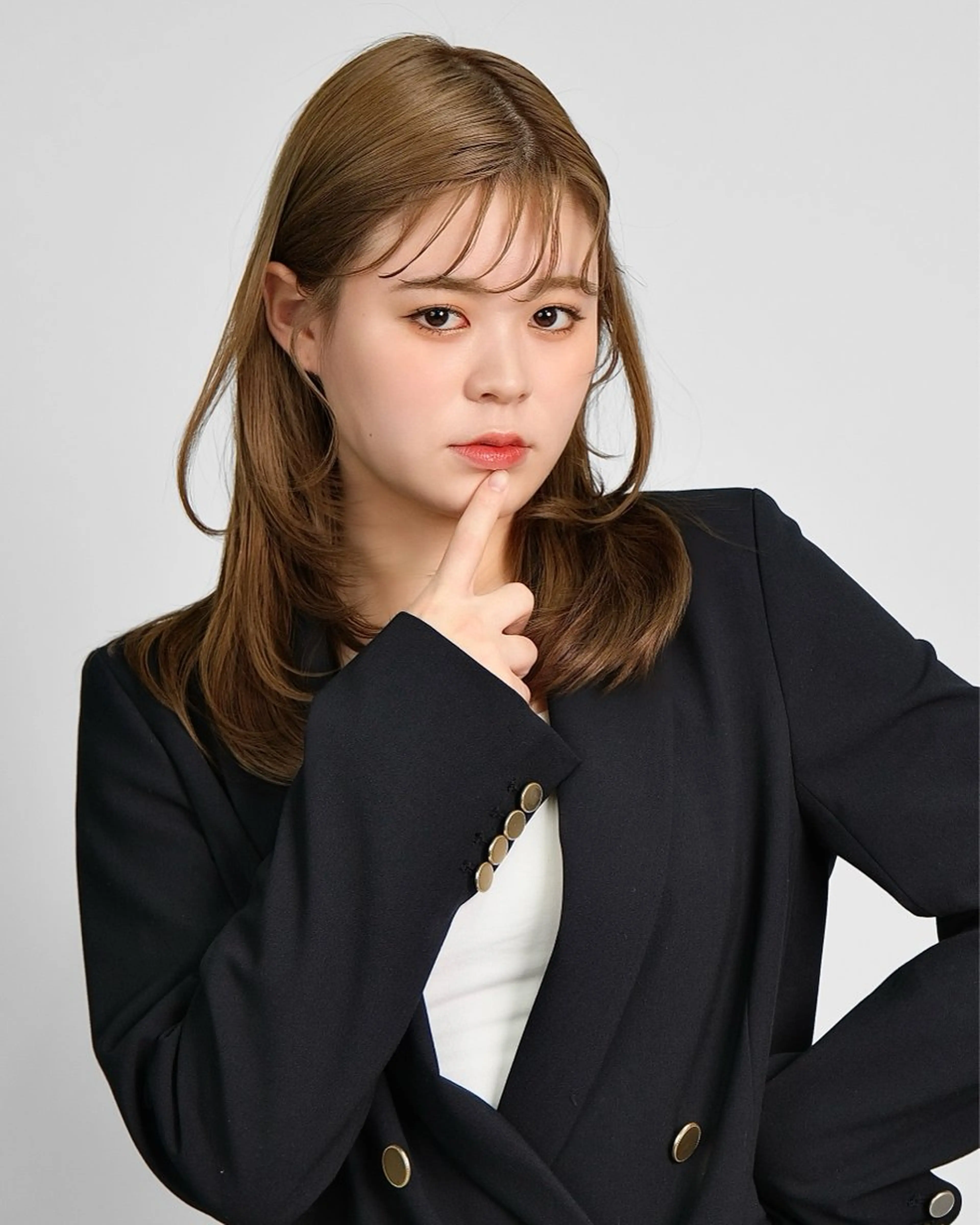 セミロング 韓国風ヘア レイヤーカット カット ヘアカラー トリートメント レイヤ ーカット大名Lay.のヘアスタイル