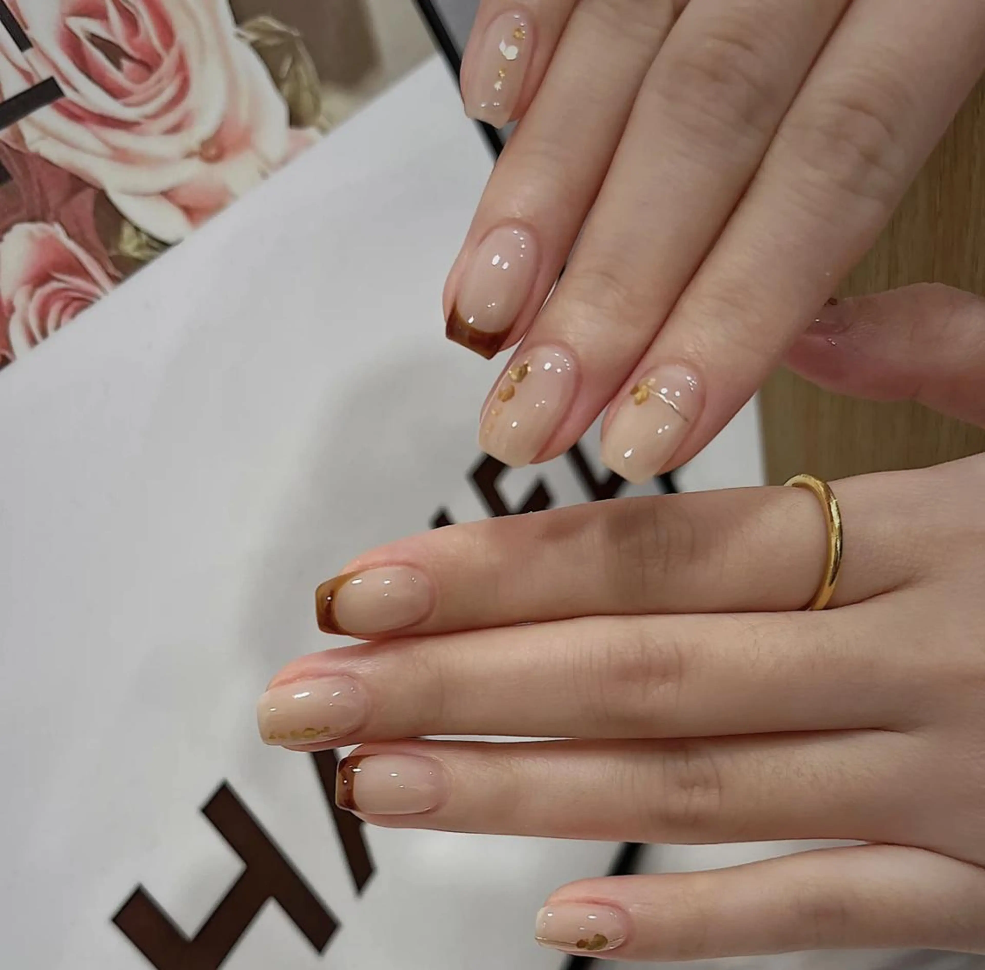 ネイル シンプルネイル Queens PUPUのネイルデザイン