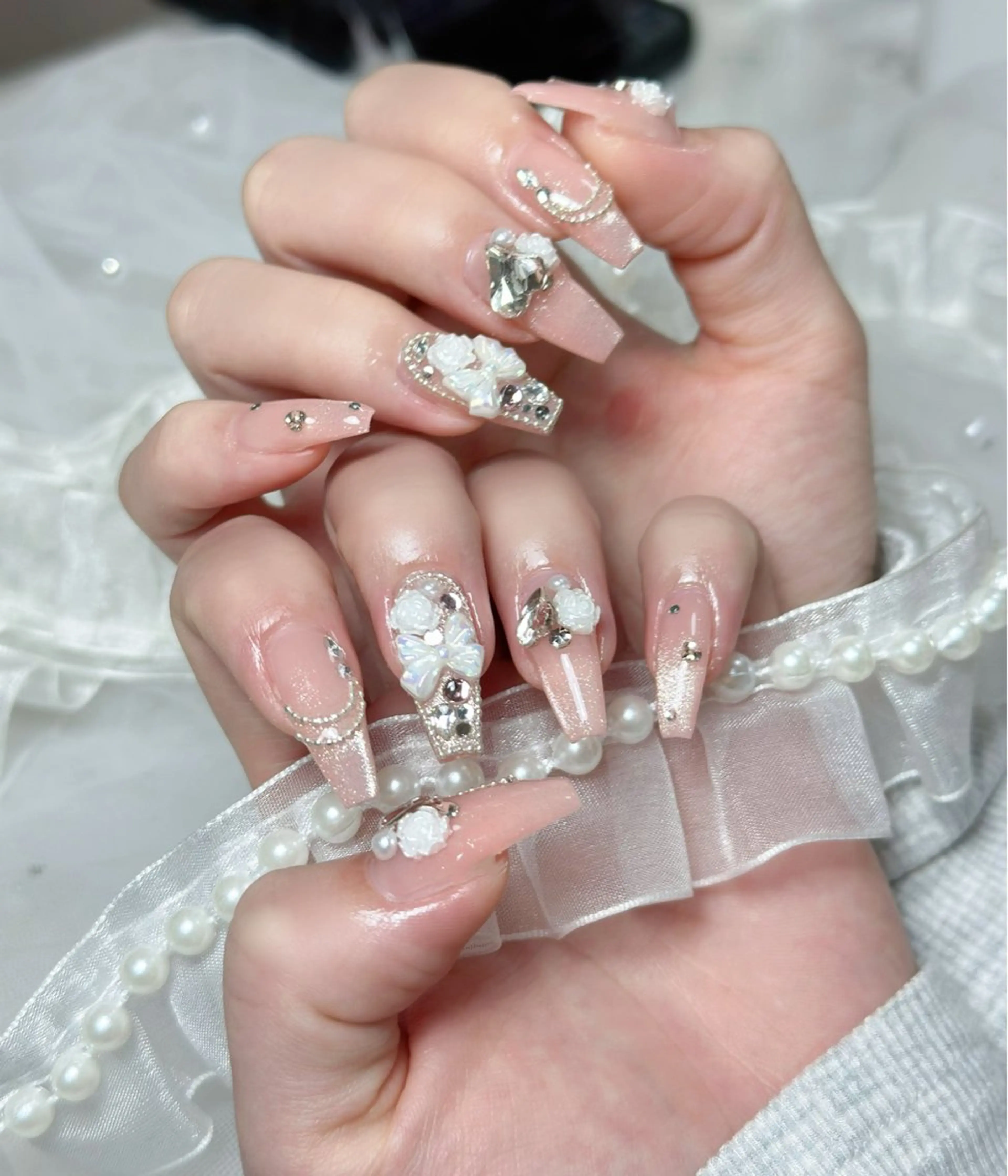 ネイル チークネイル ドット フレンチネイル グラデーション ハート ハンドネイル Julli NailStudioのネイルデザイン