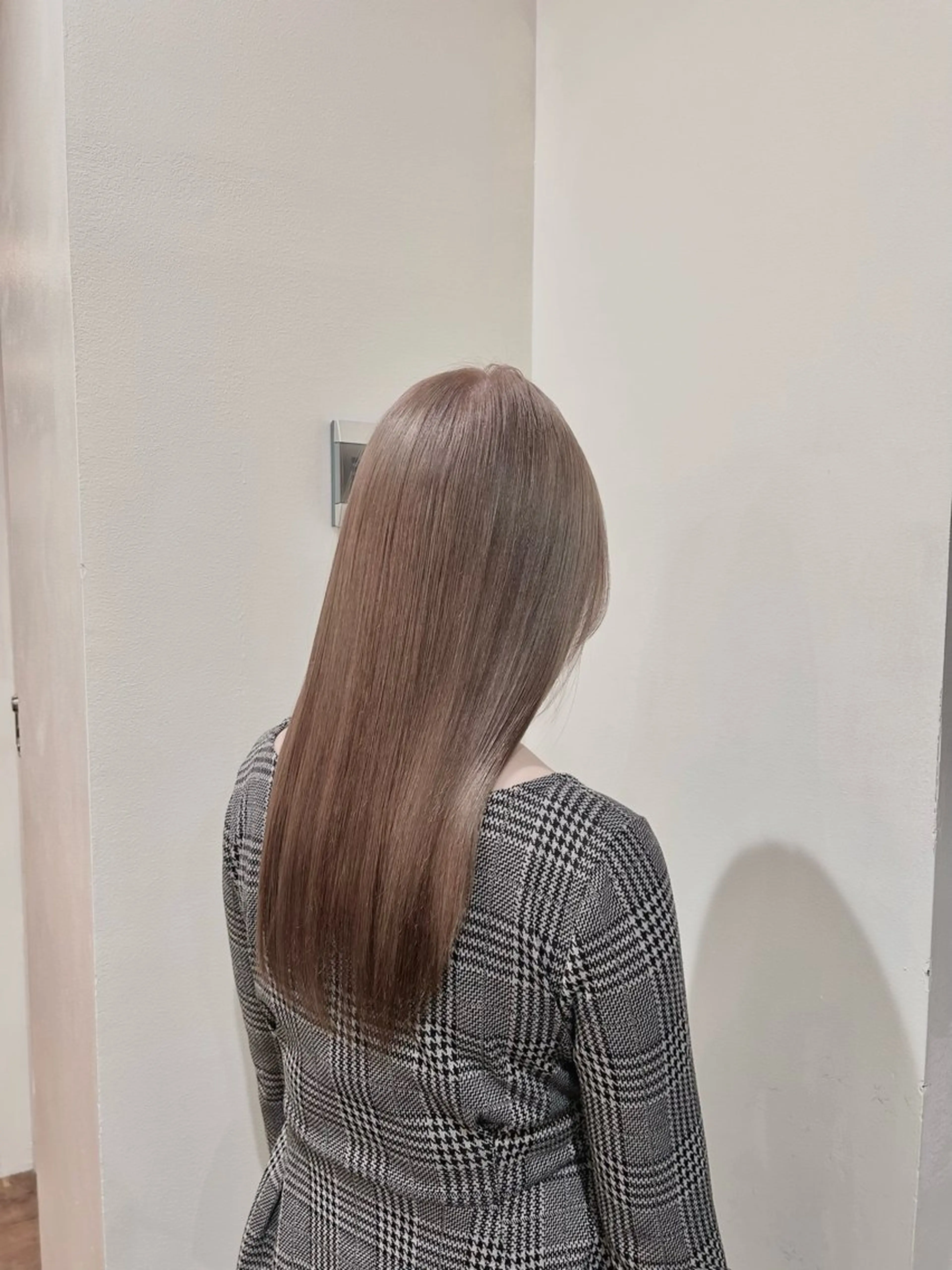 ミディアム maruquee de mashu所属・モモコ/ブリーチ/ ミルクティカラーのヘアスタイル