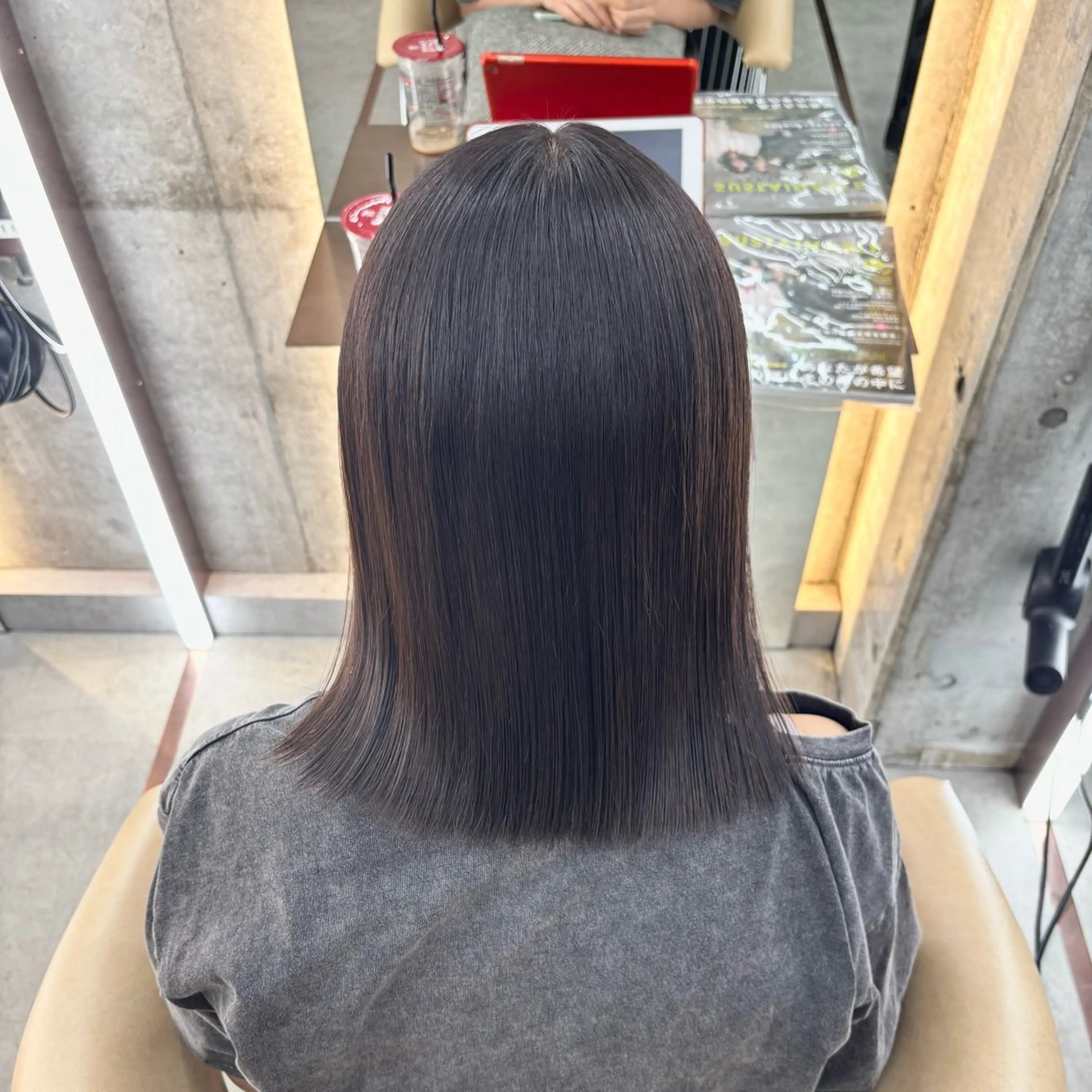 ミディアム ヘアカラー トリートメント ショート/レイヤー/ 縮毛矯正/ 渡邊莉玖のヘアスタイル