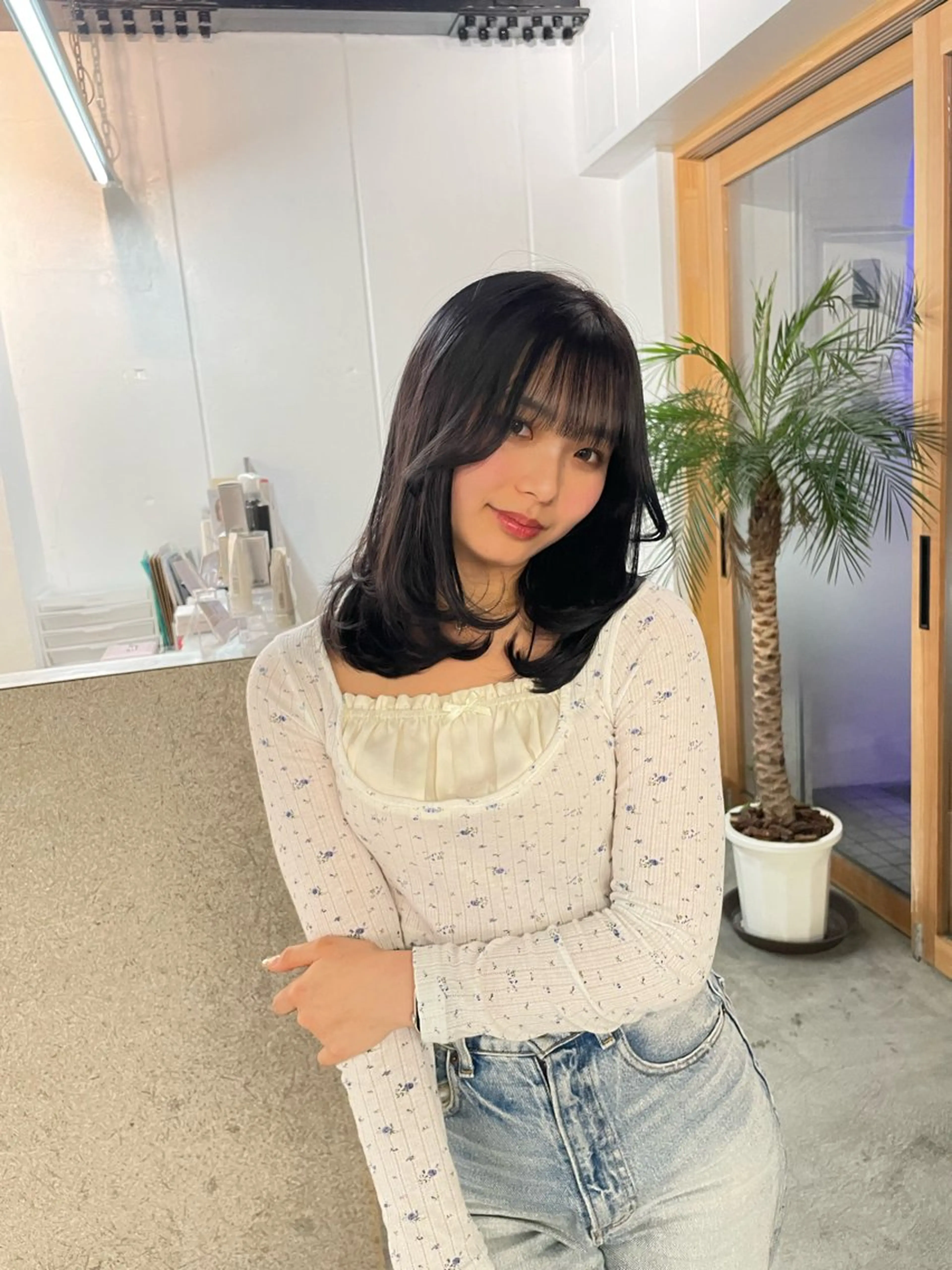 ミディアム カラー ハイライトカラー エクステ ハイライト 髪質改善 レイヤーカット カット ヘアカラー トリートメント K!ng所属・レイヤーカット/ 髪質改善/ハイライトのヘアスタイル